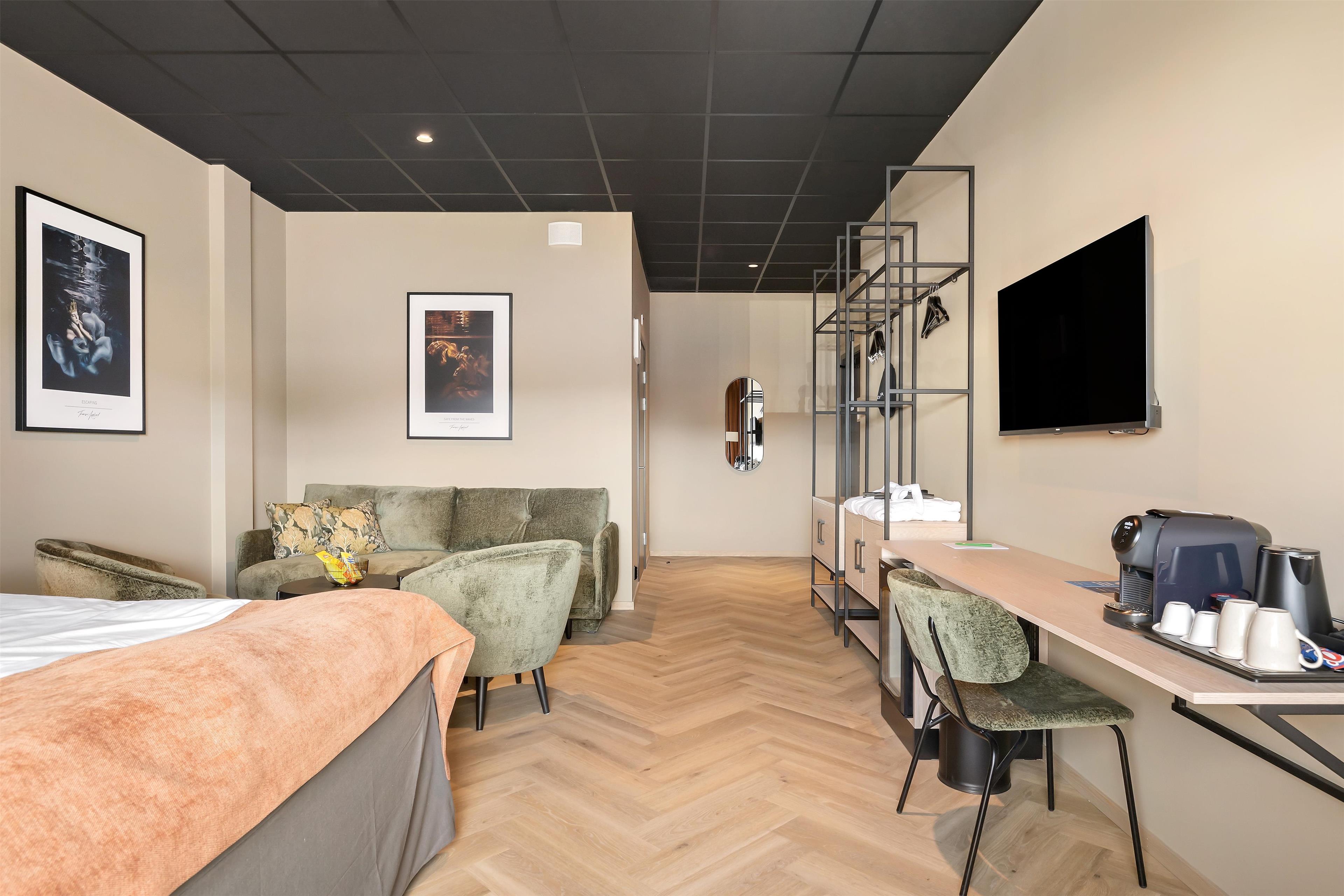 Junior Suite King Size Bed