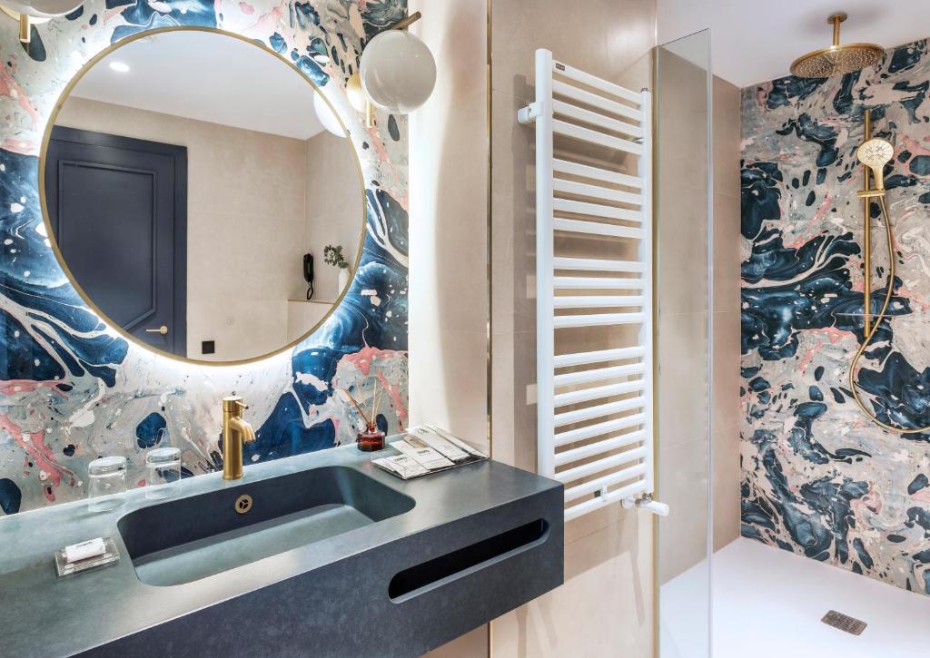 Double or Twin Standard