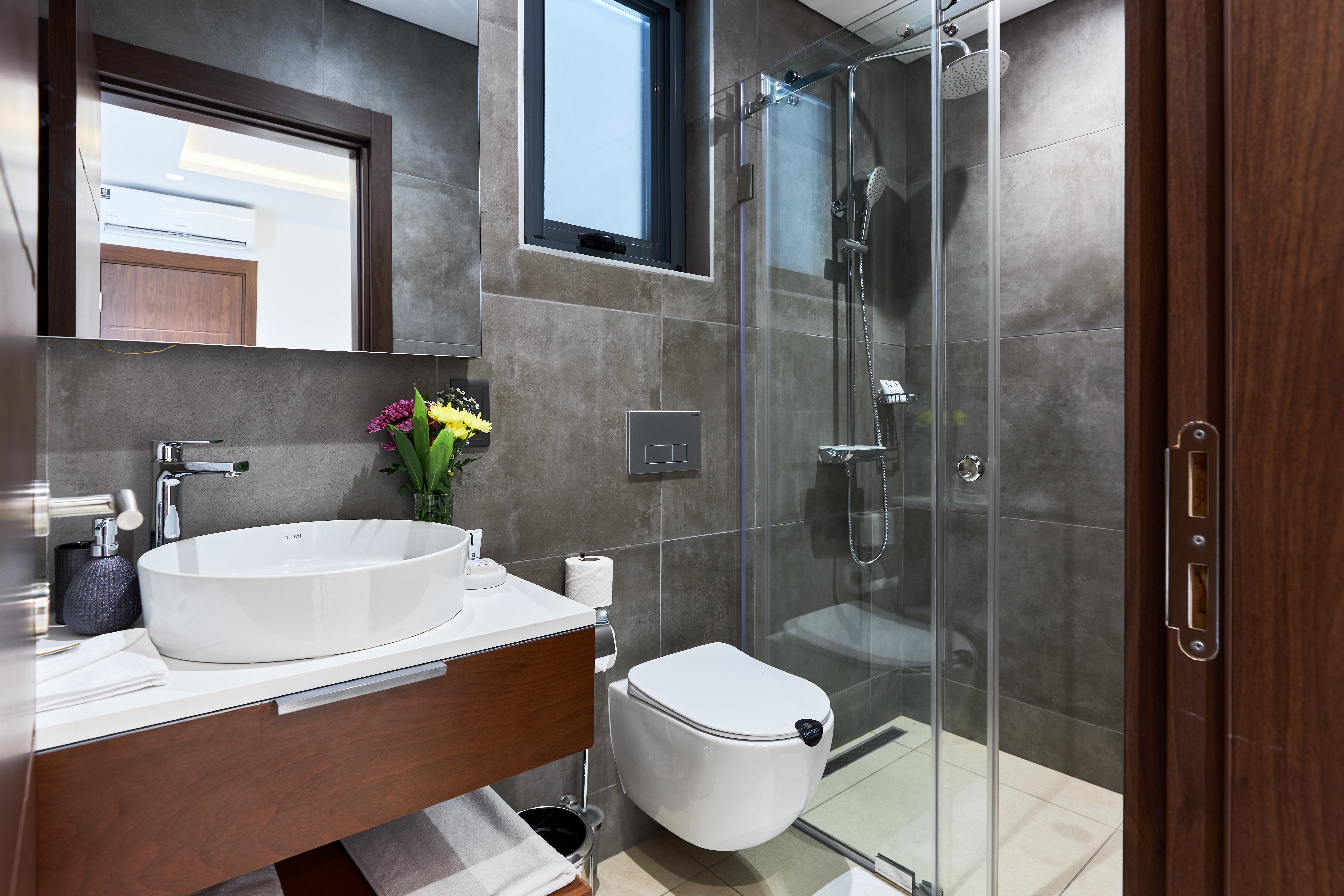 Junior Suite Deluxe Queen Bed