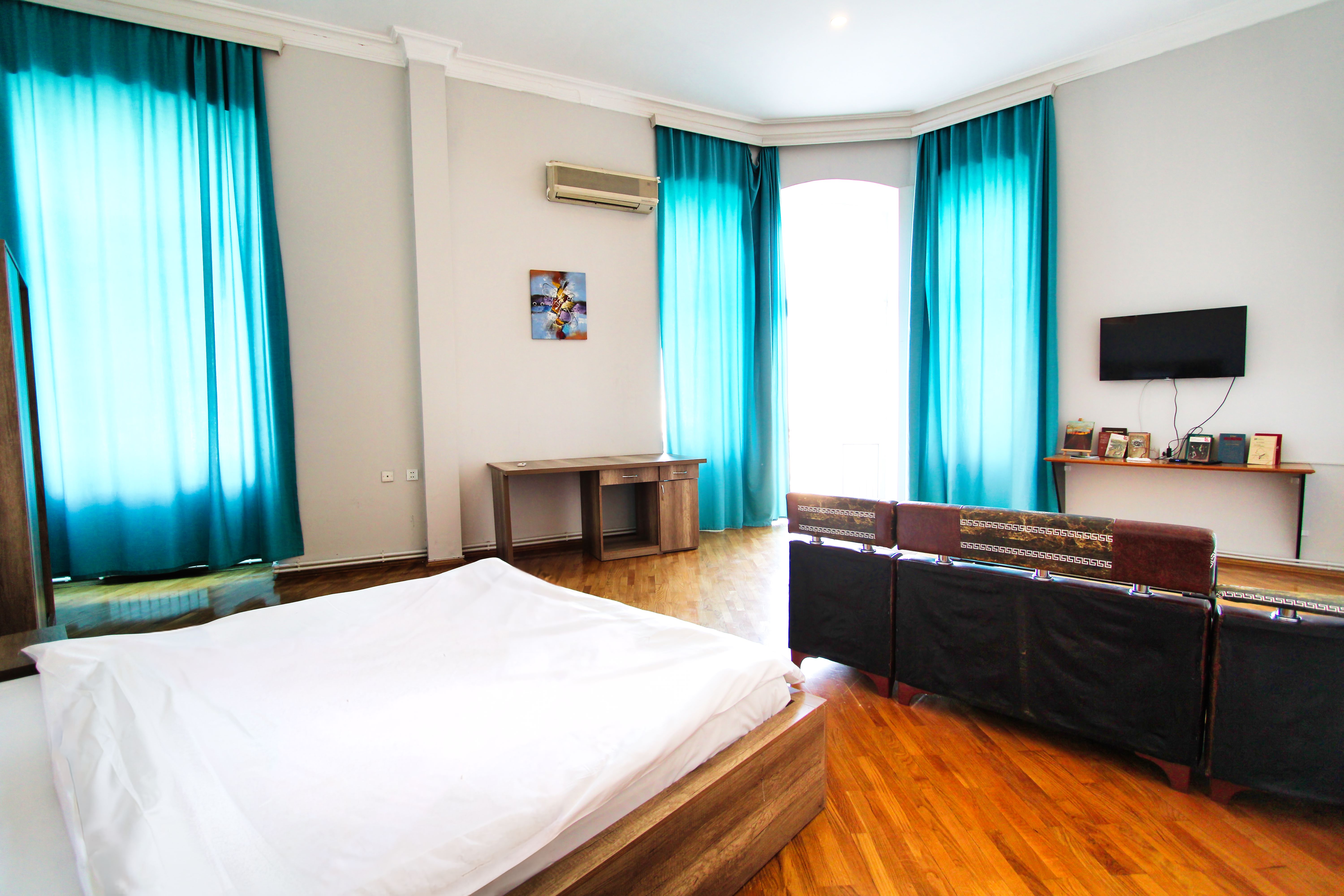 Apartment Three Bedrooms with Air Conditioning