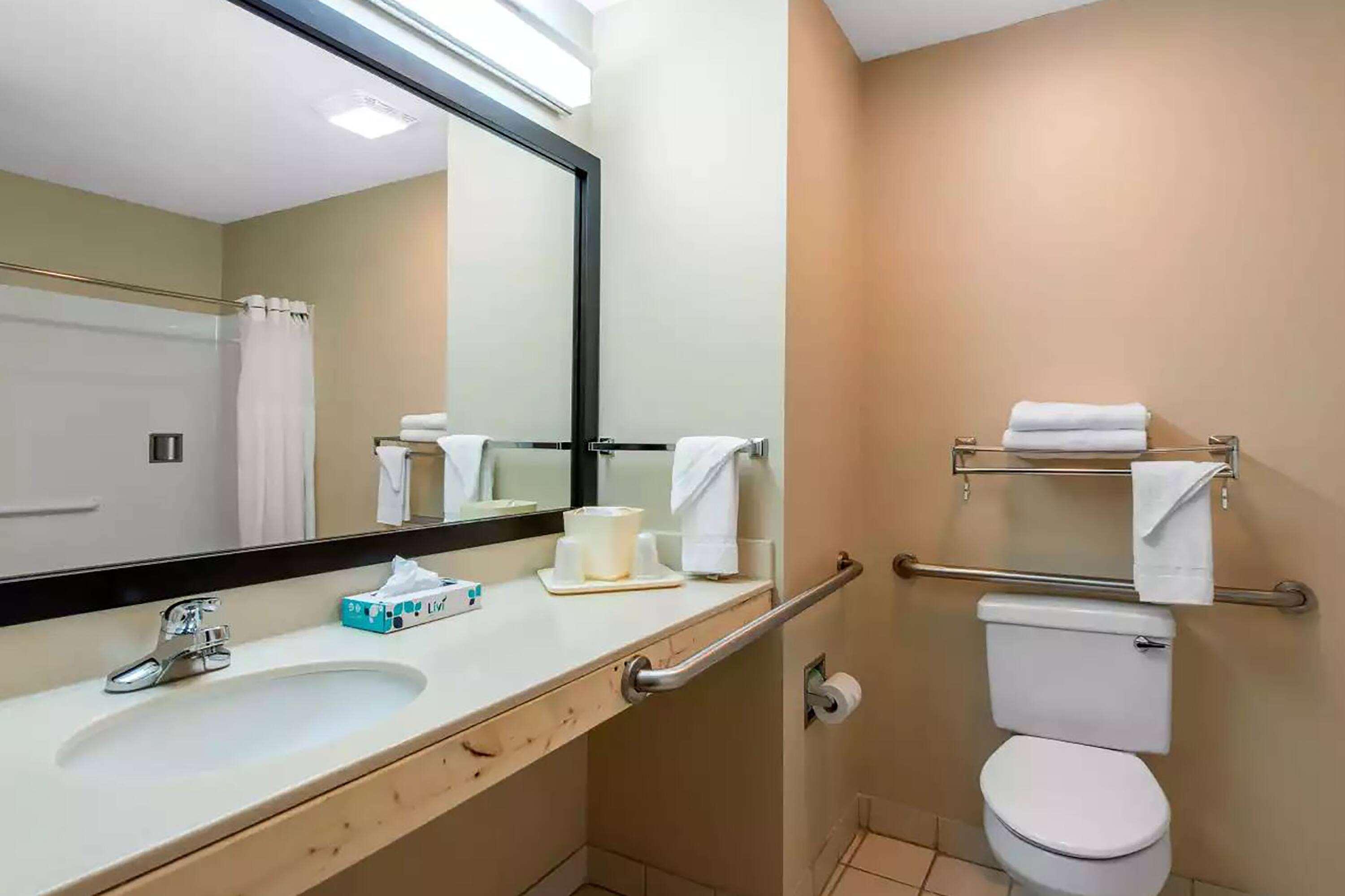 Room Accessible King Size Bed