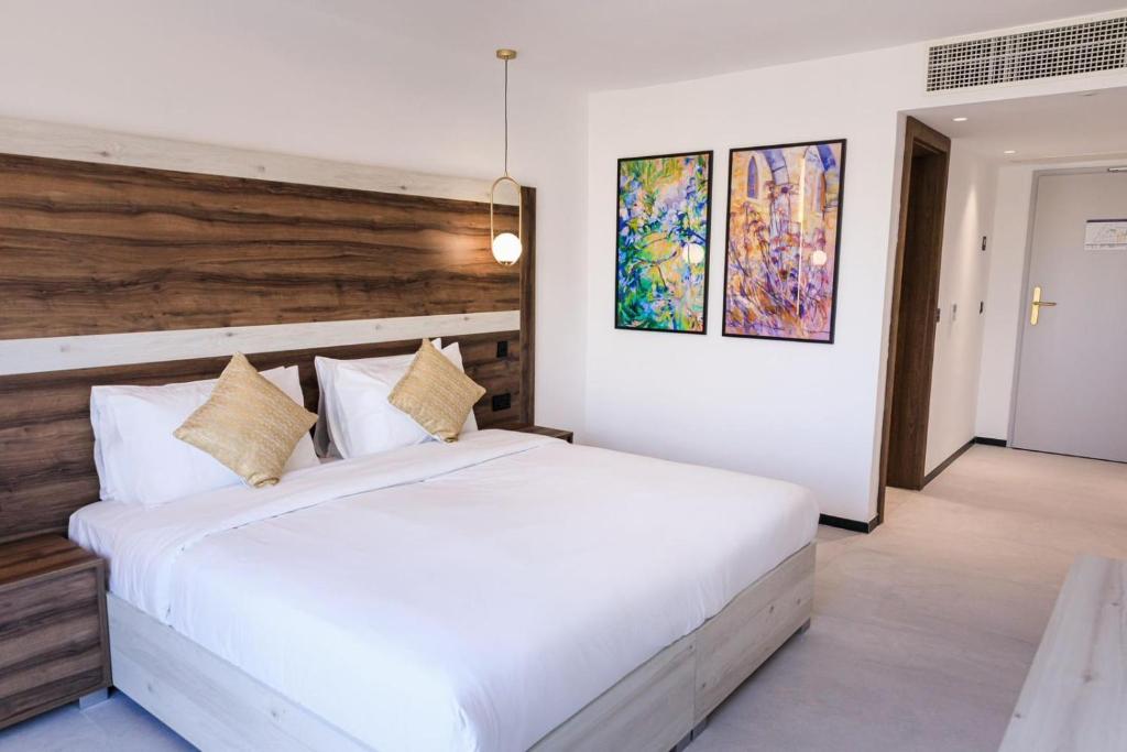 Double or Twin Sea View