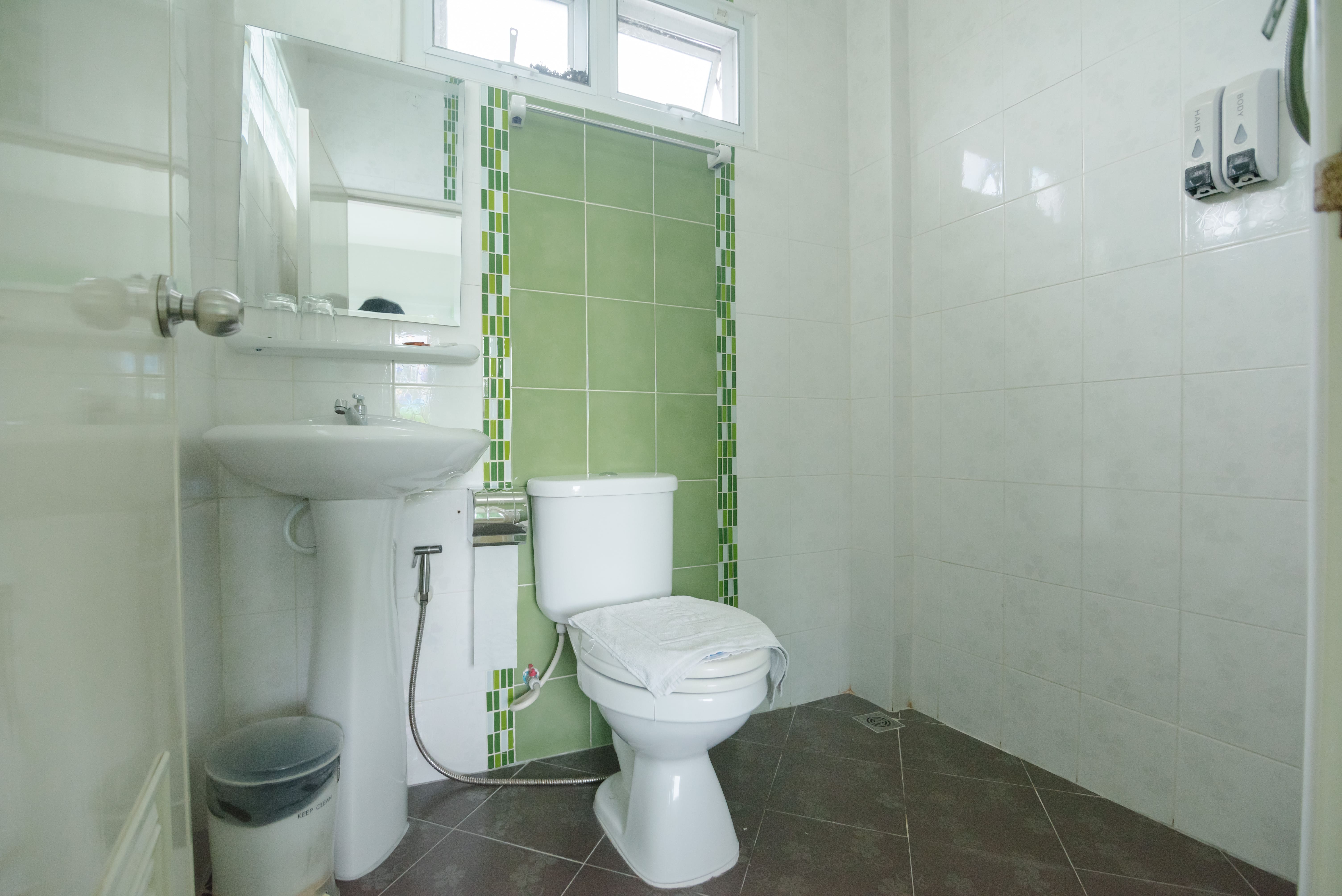 Studio King Size Bed