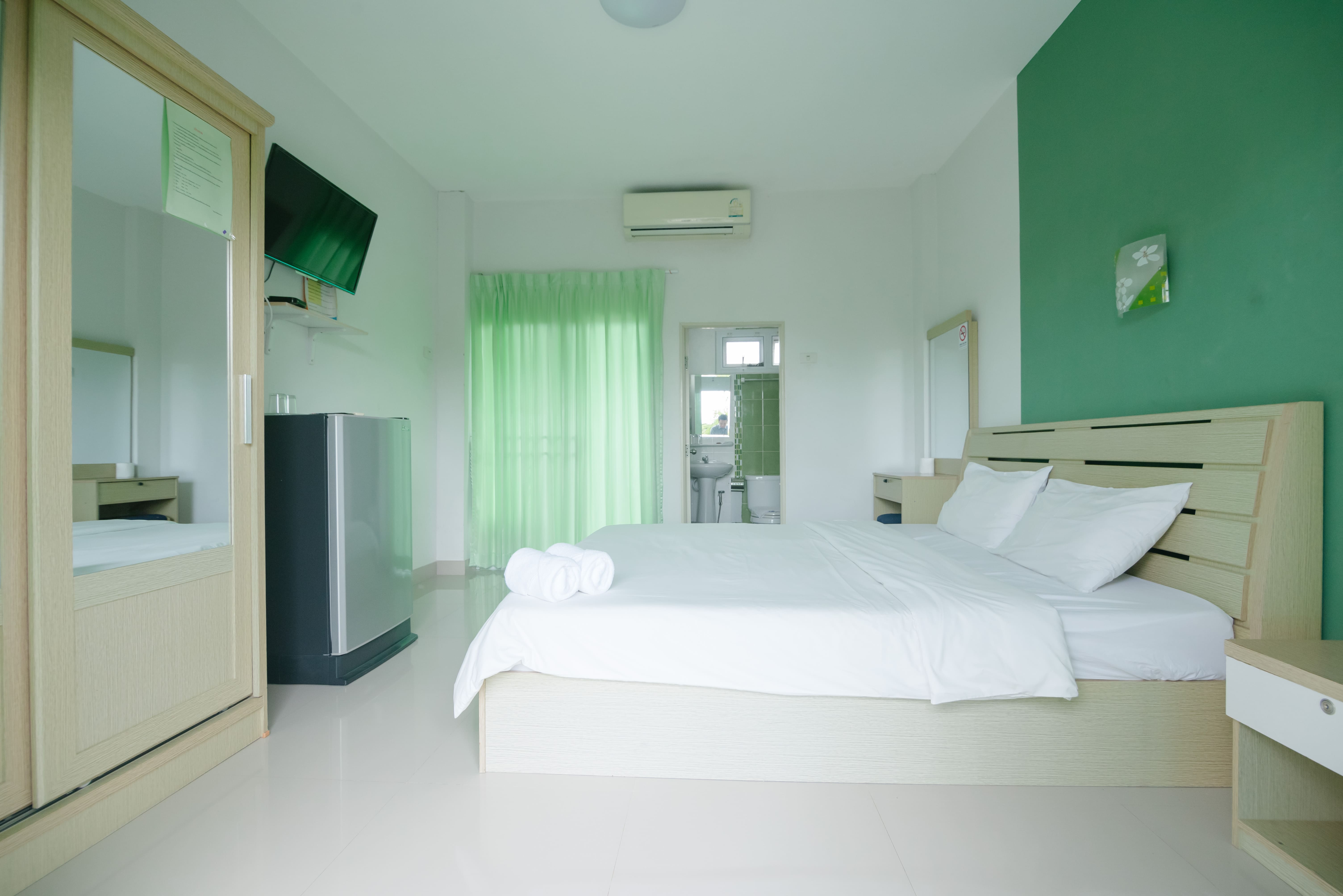 Studio King Size Bed