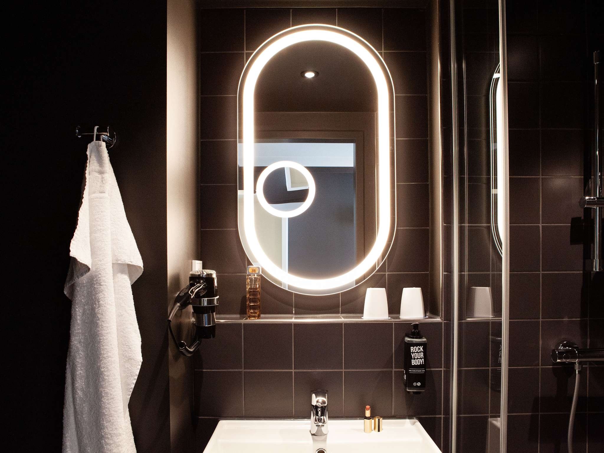 Double Queen Size Bed