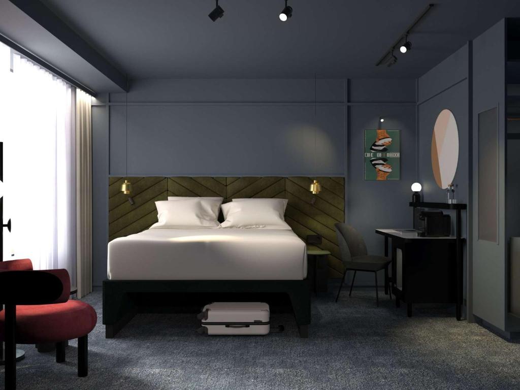 Double Queen Size Bed