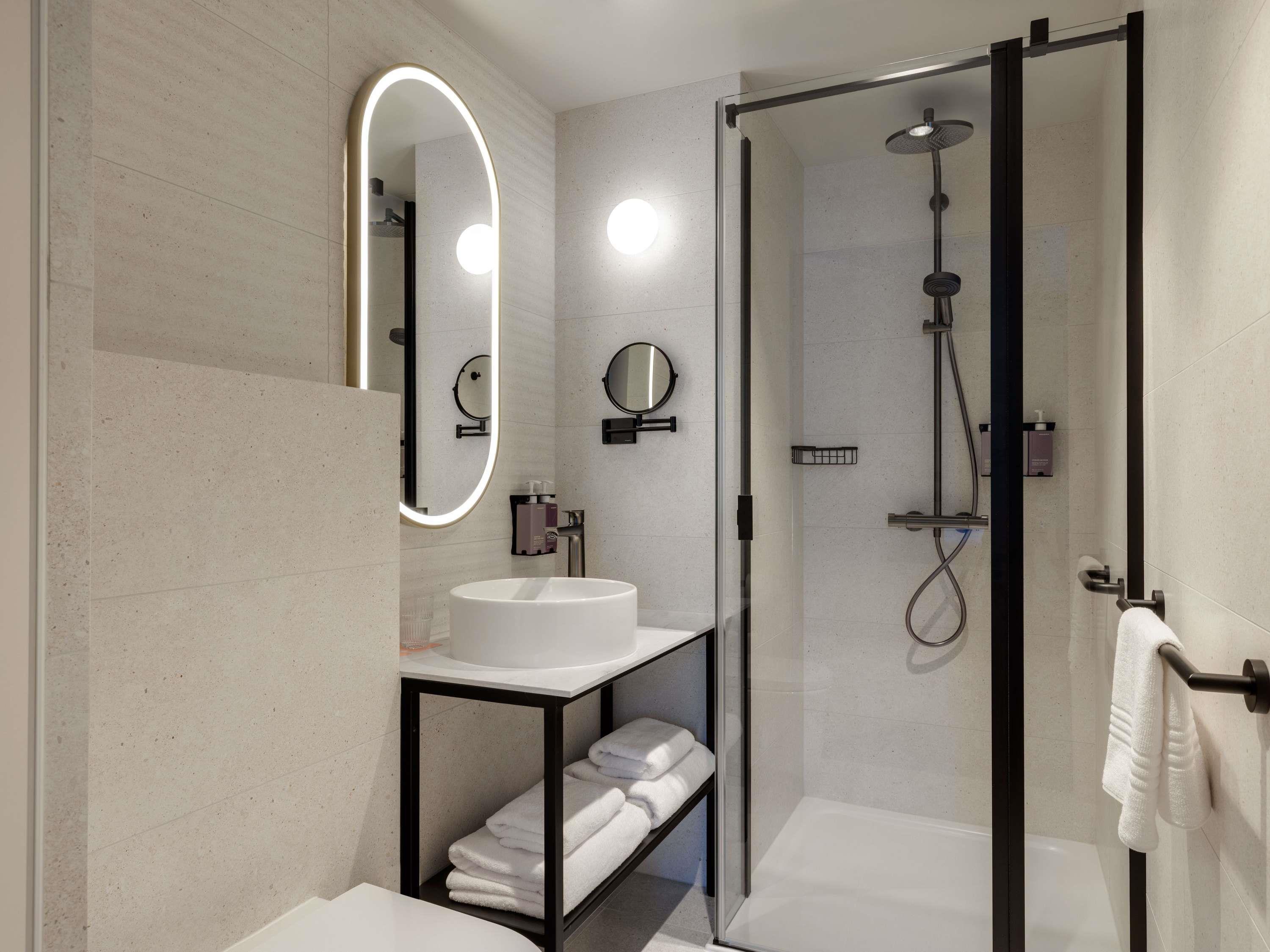 Double Queen Size Bed