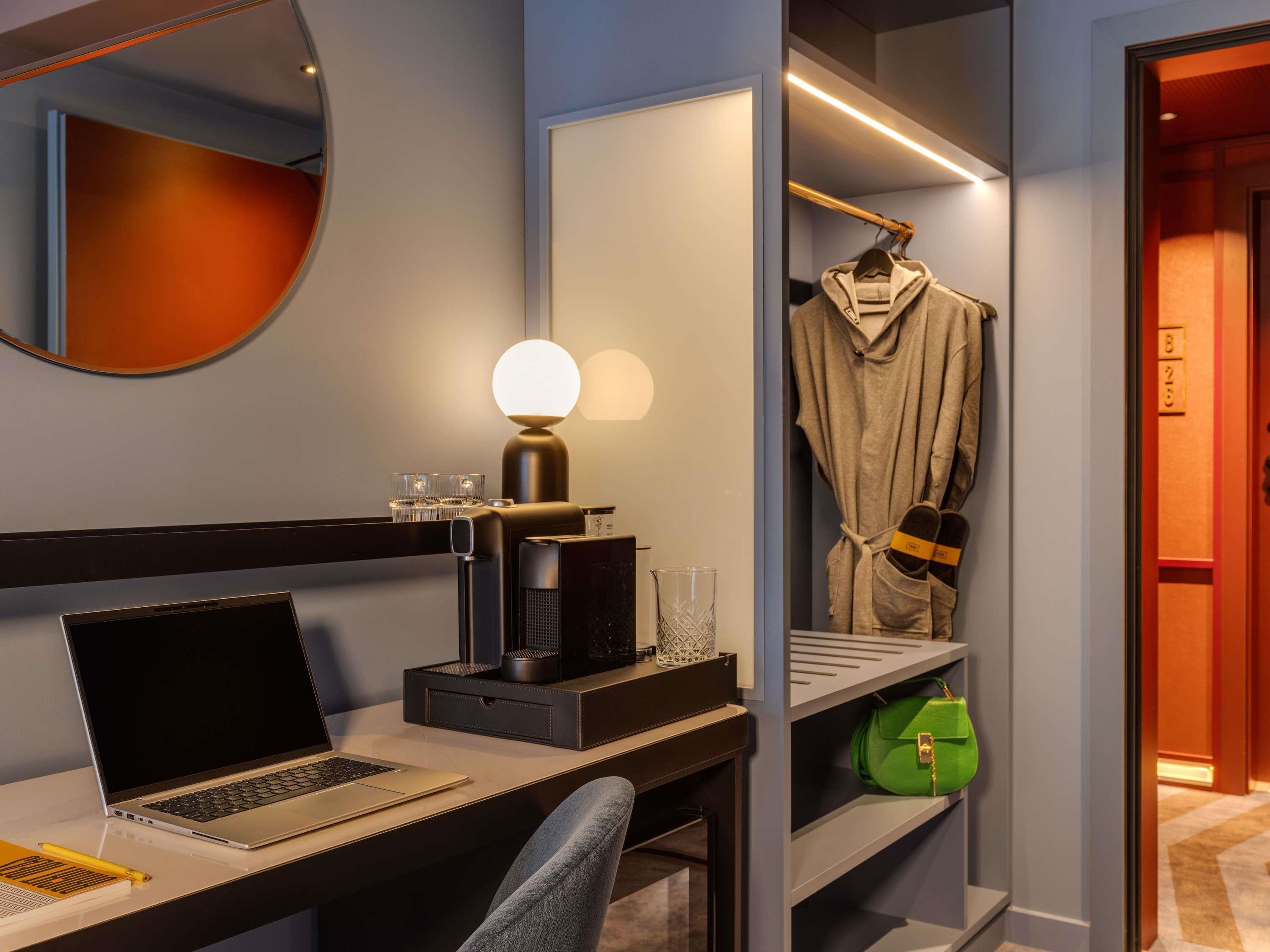 Double Queen Size Bed