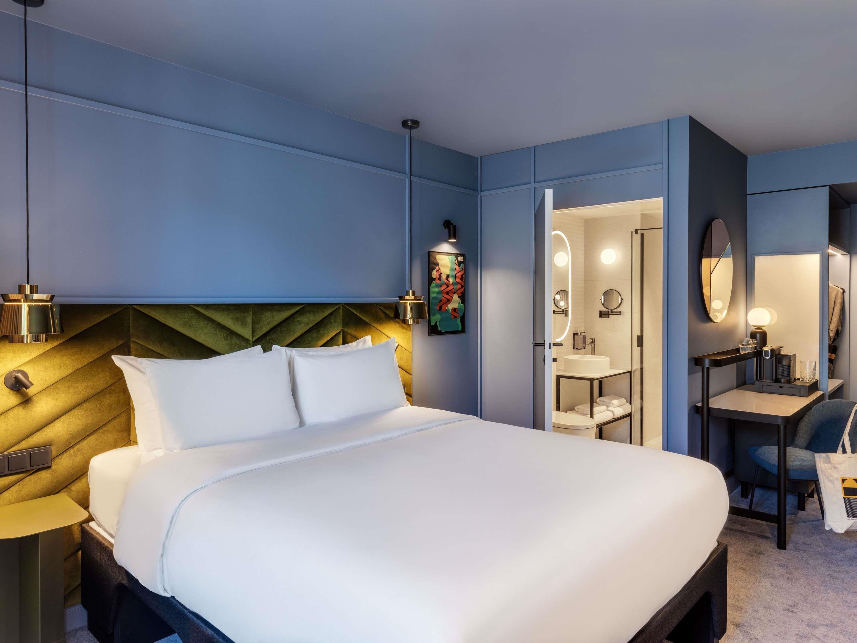 Double Queen Size Bed