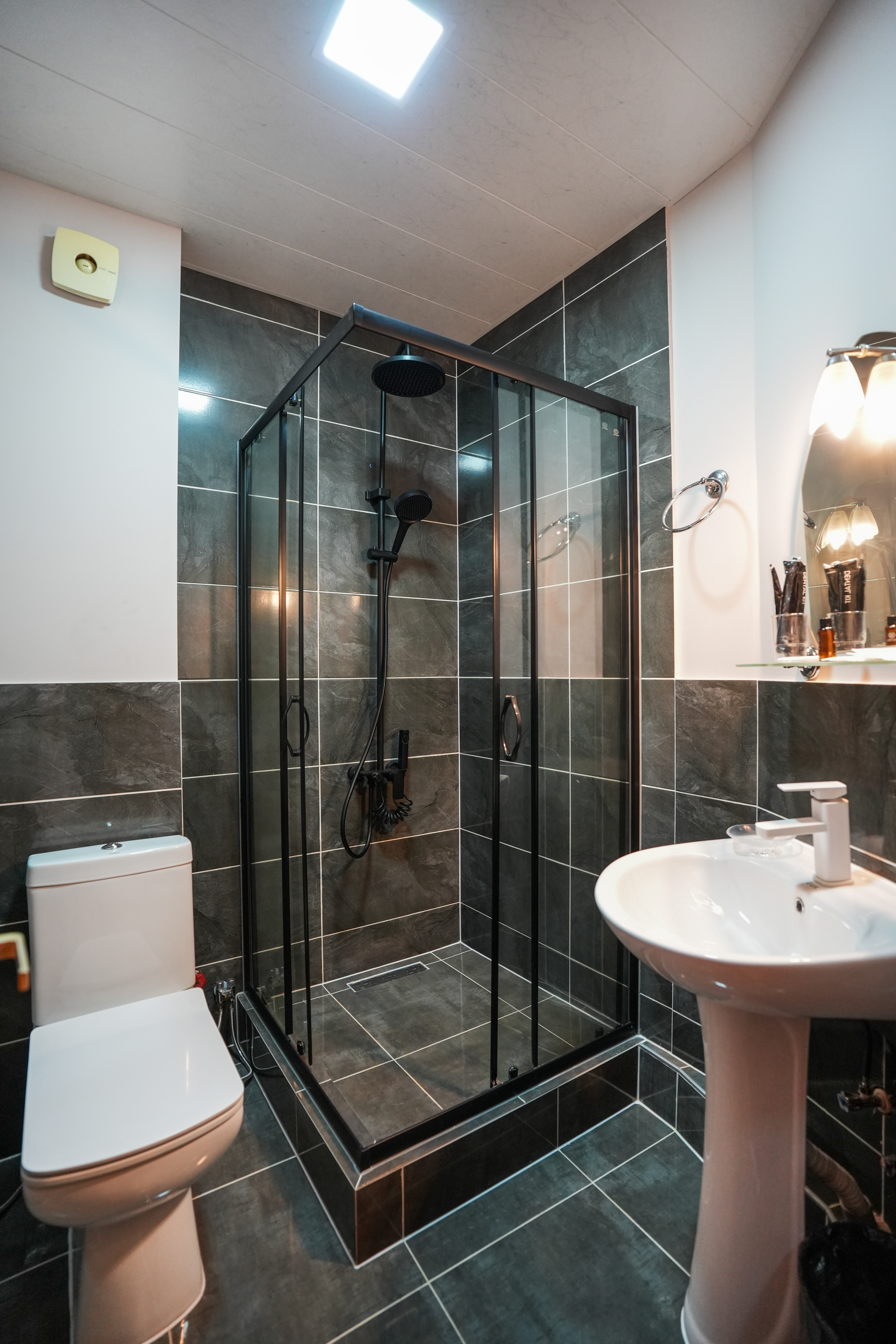 Quadruple One Bedroom One Bathroom