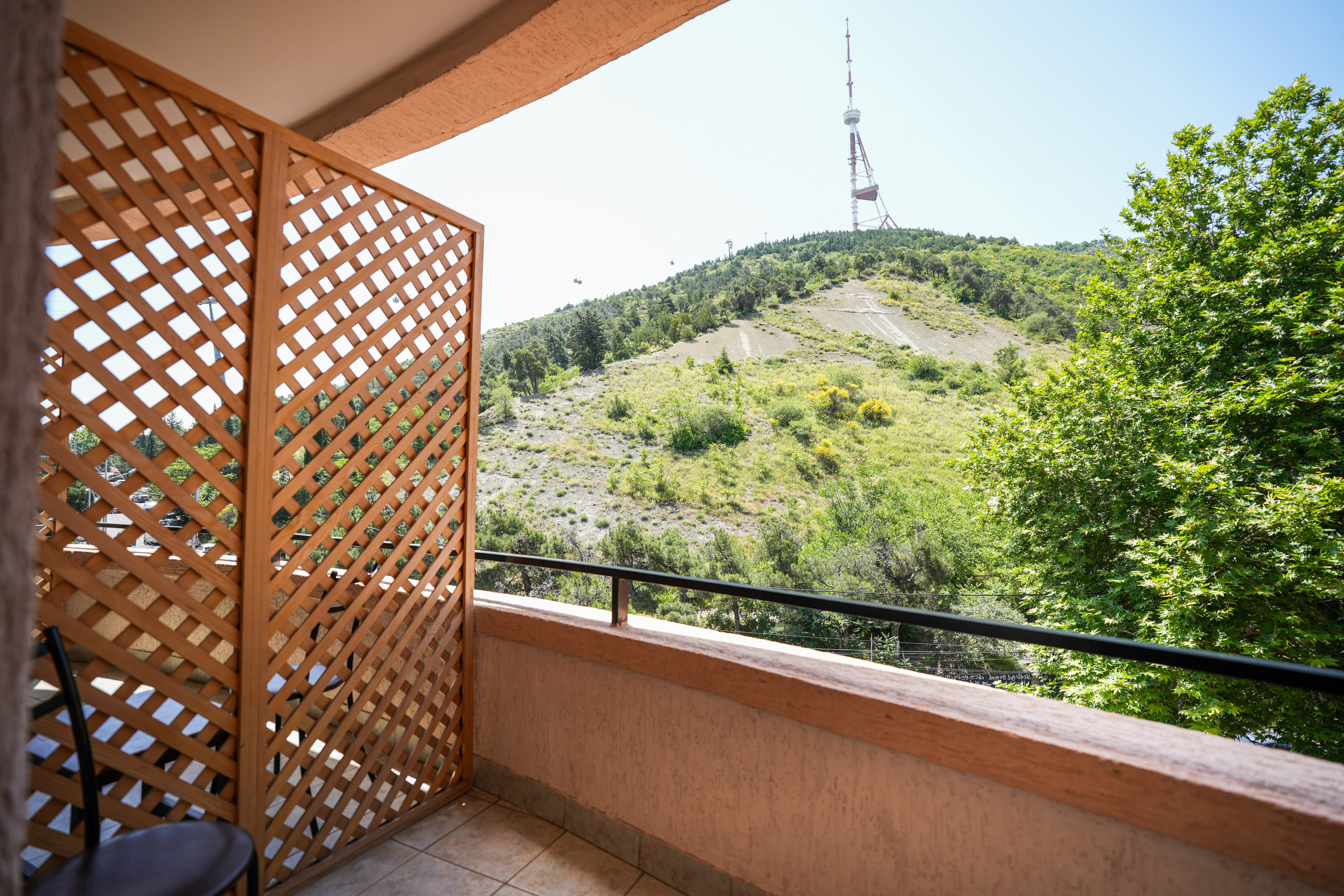 Quadruple One Bedroom One Bathroom