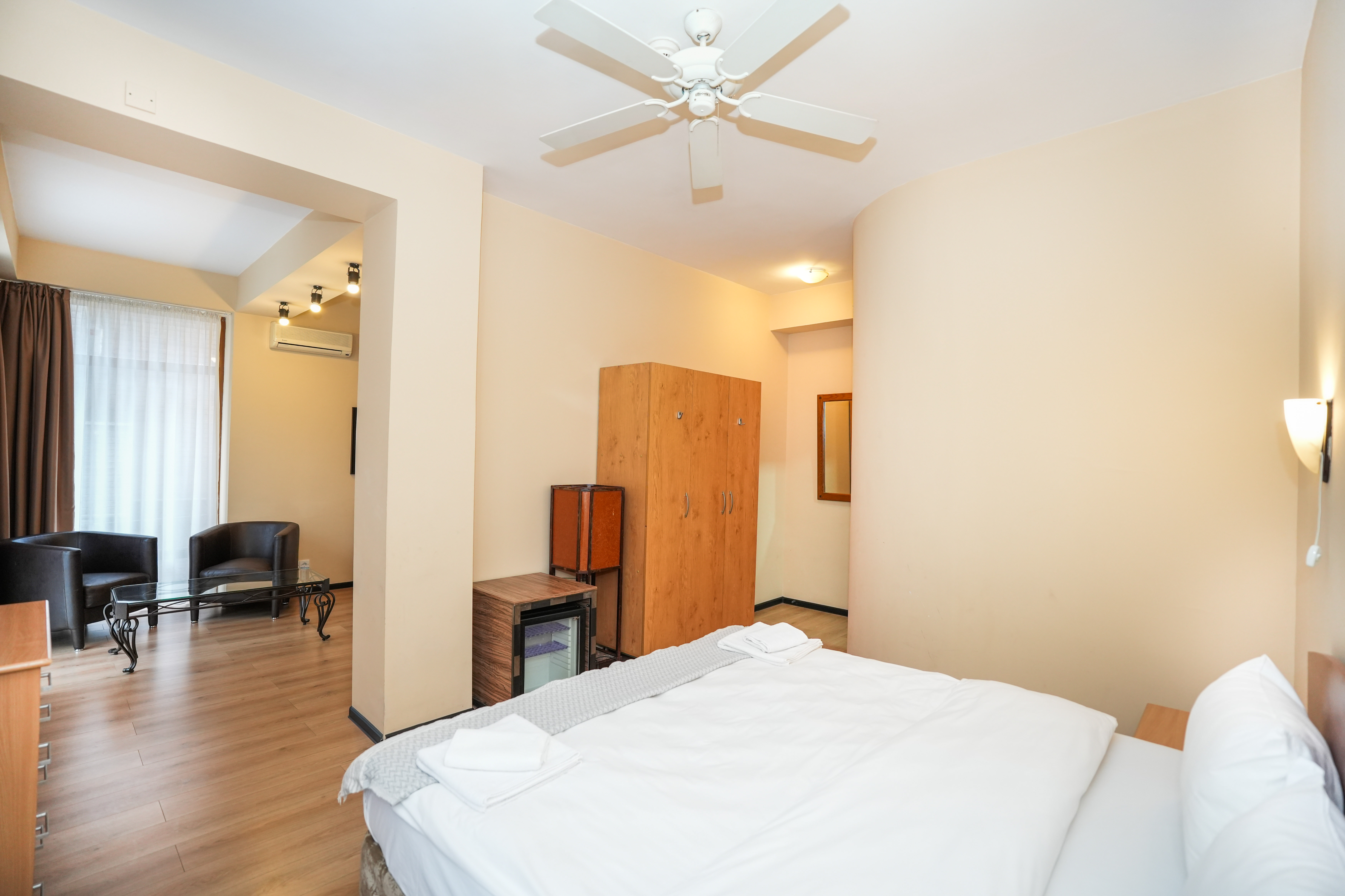 Quadruple One Bedroom One Bathroom