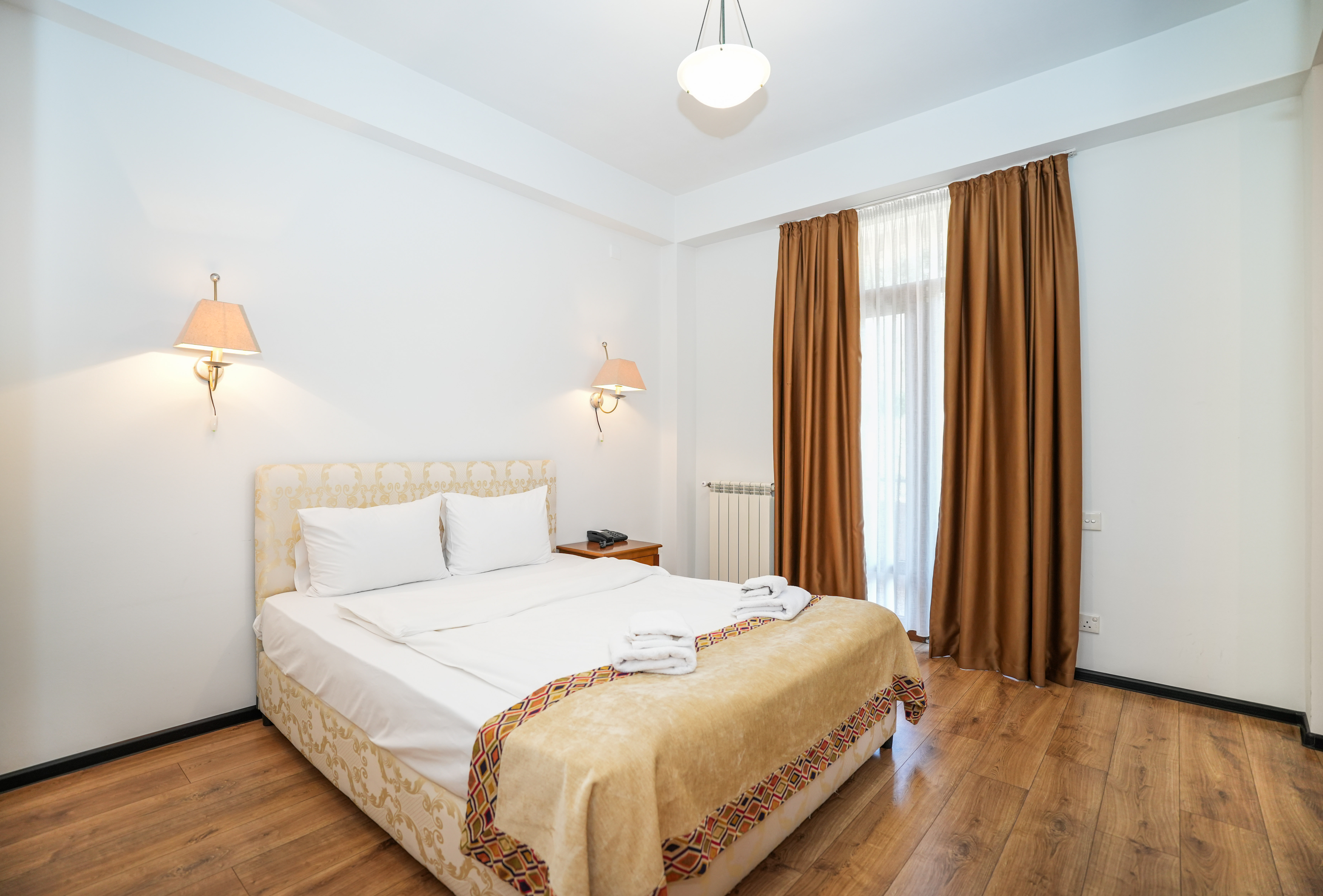 Quadruple One Bedroom One Bathroom