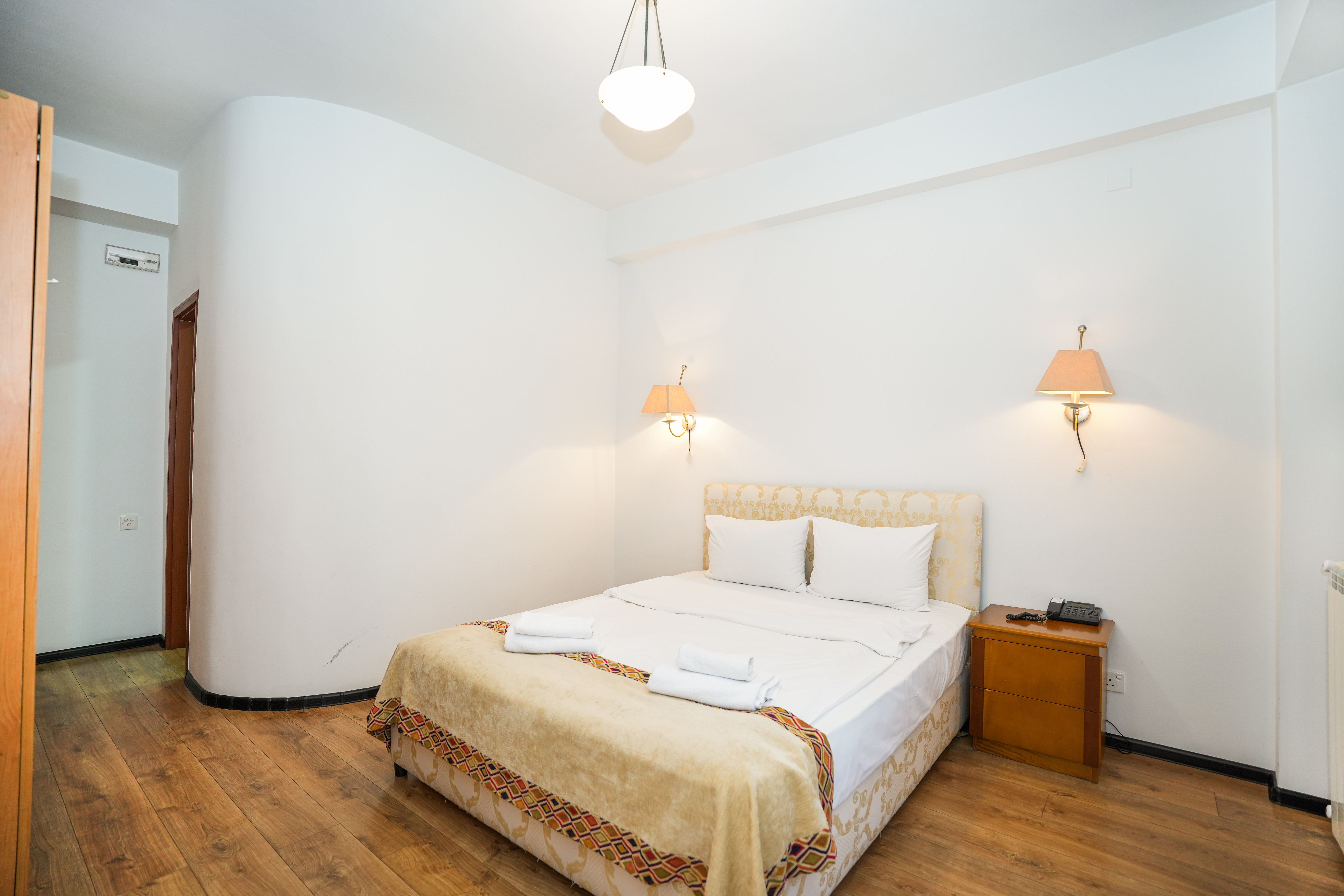 Quadruple One Bedroom One Bathroom