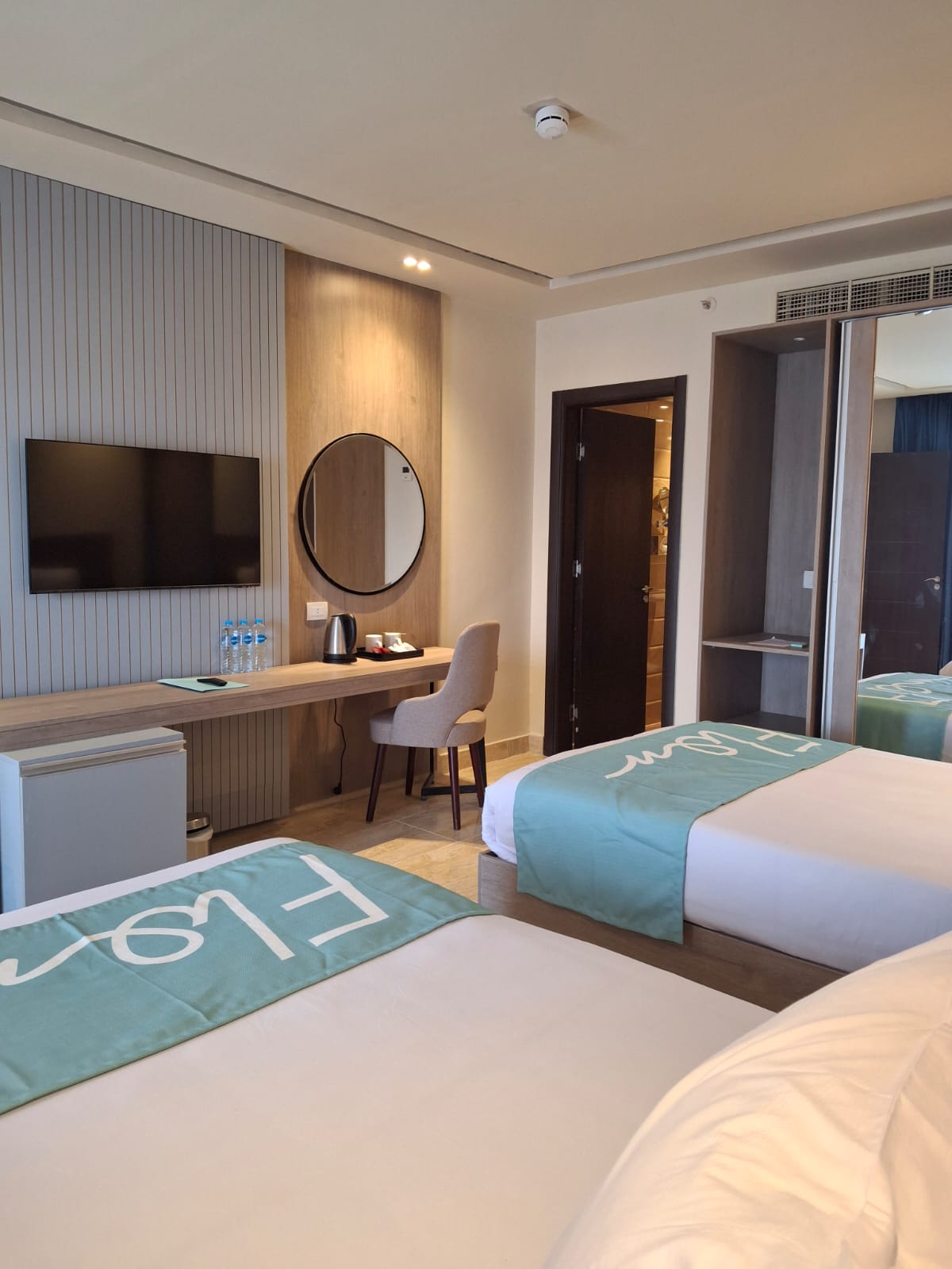 Family Room Pool View Two Double Beds