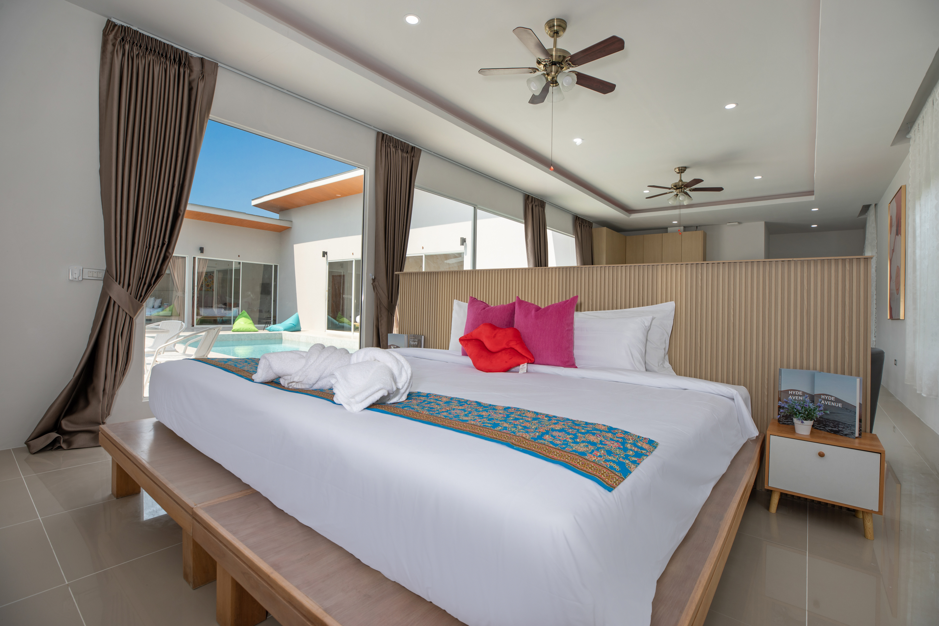 Suite Queen Size Bed