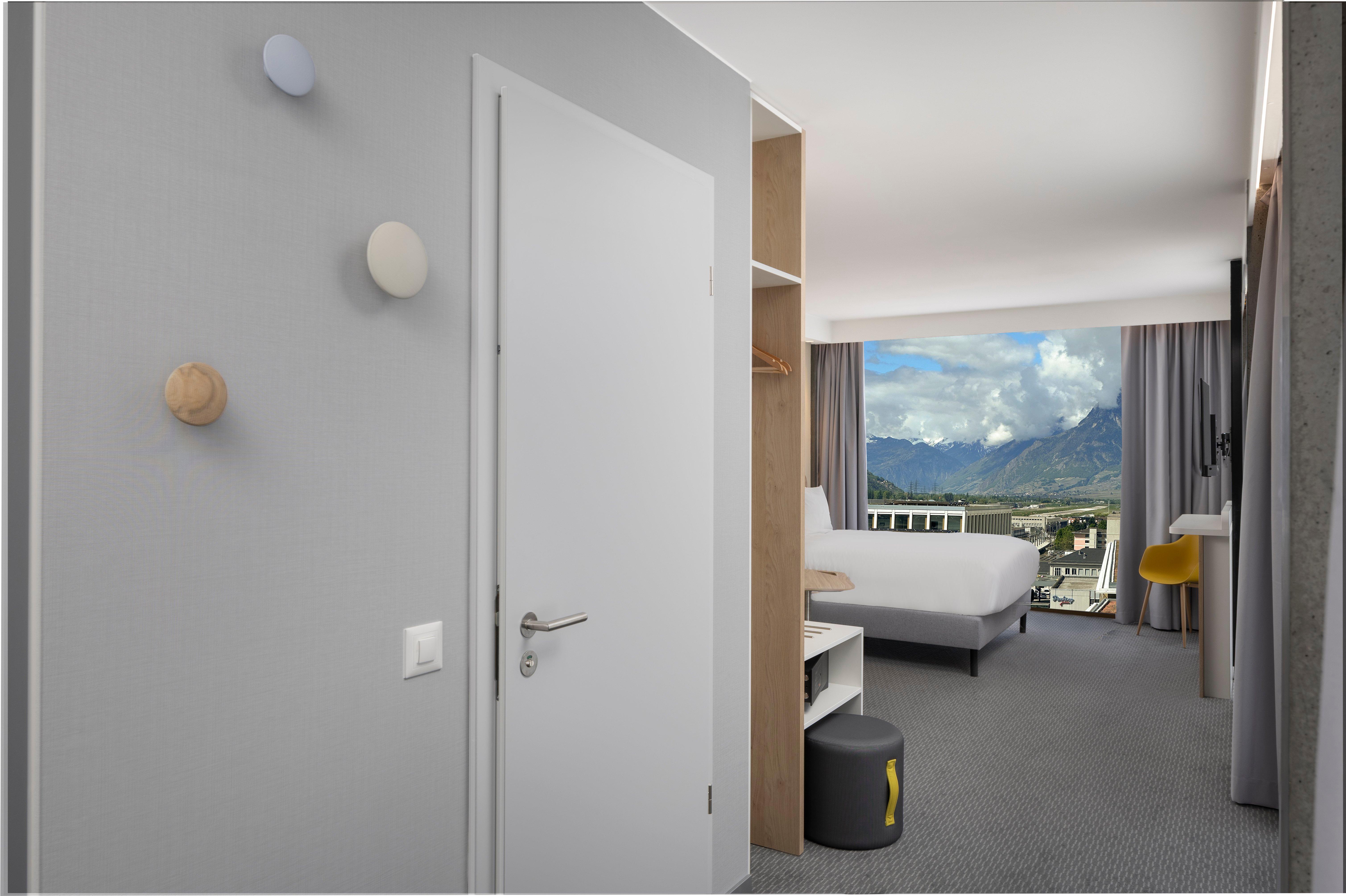 Suite Queen Size Bed