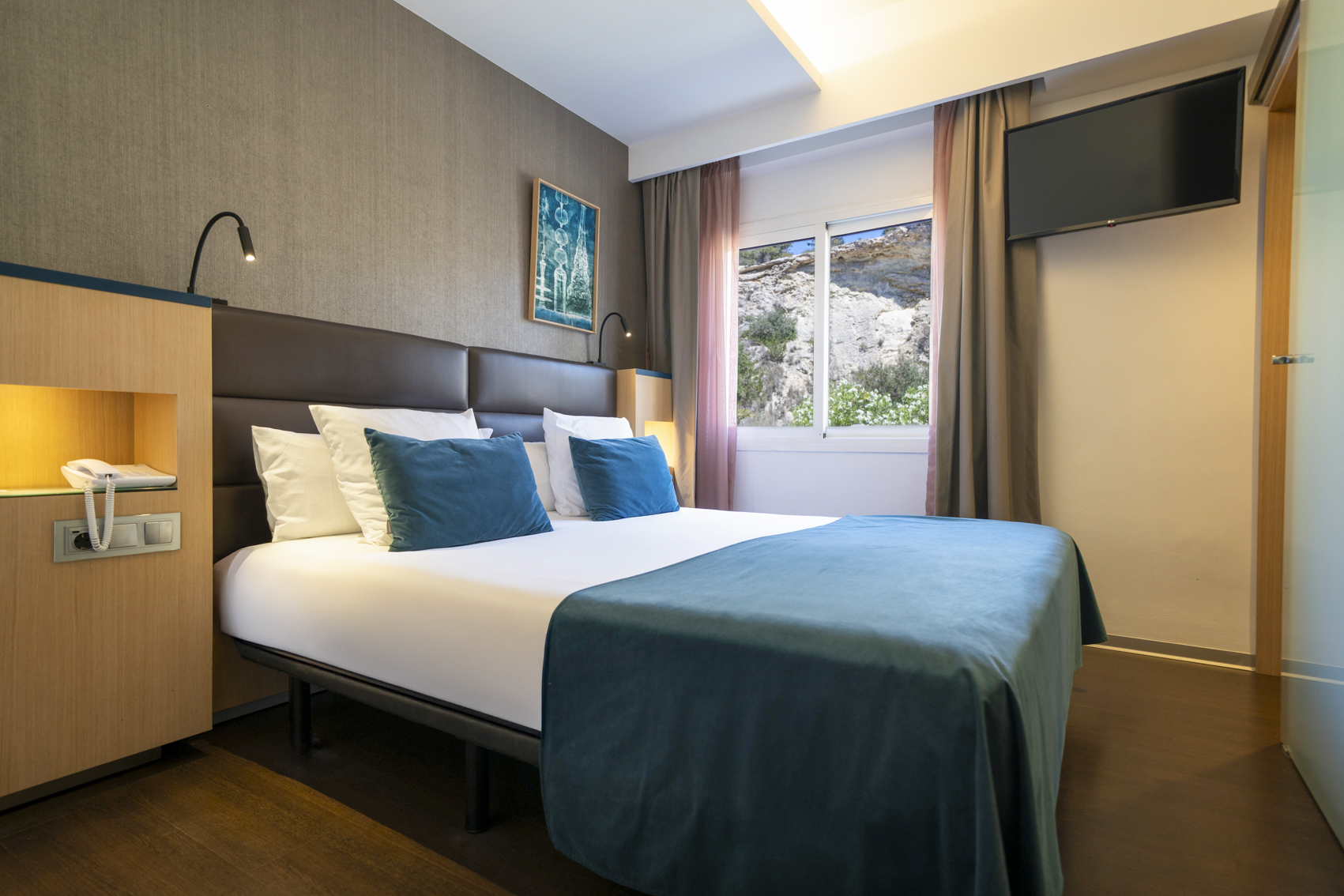 Double or Twin Deluxe