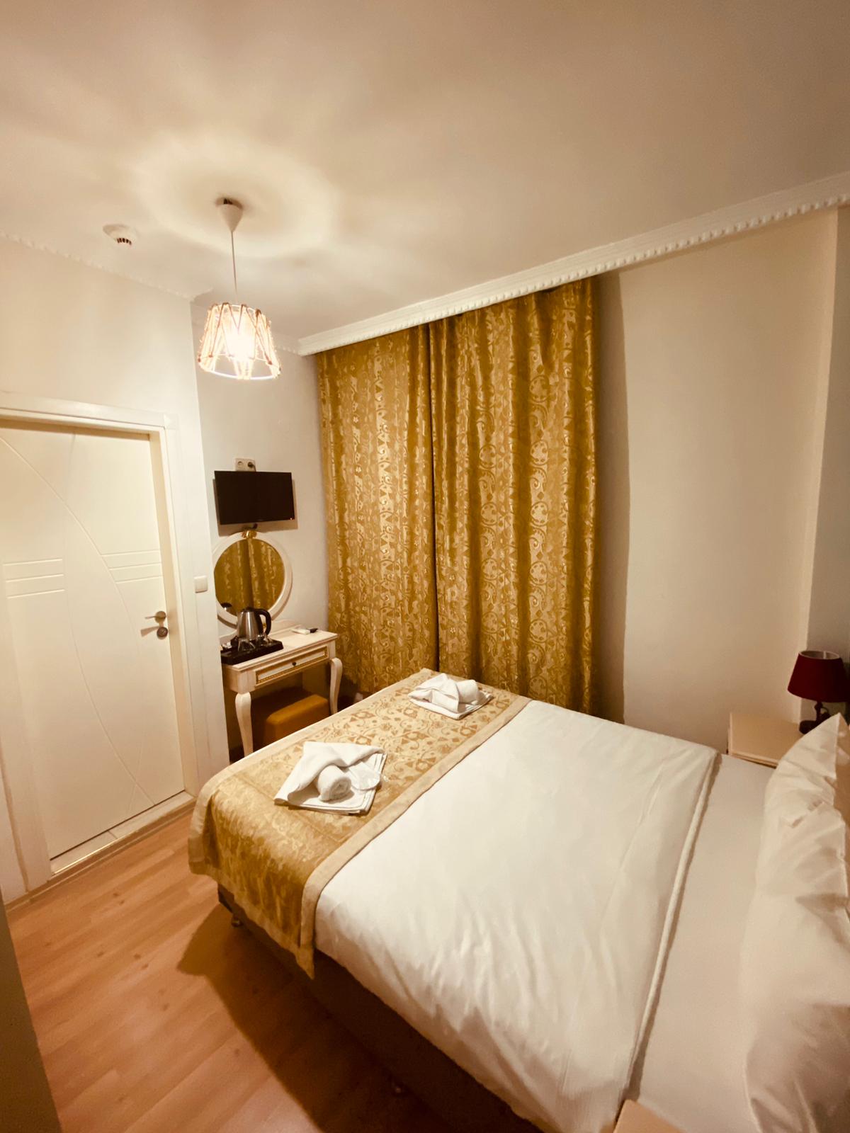 Double or Twin Standard