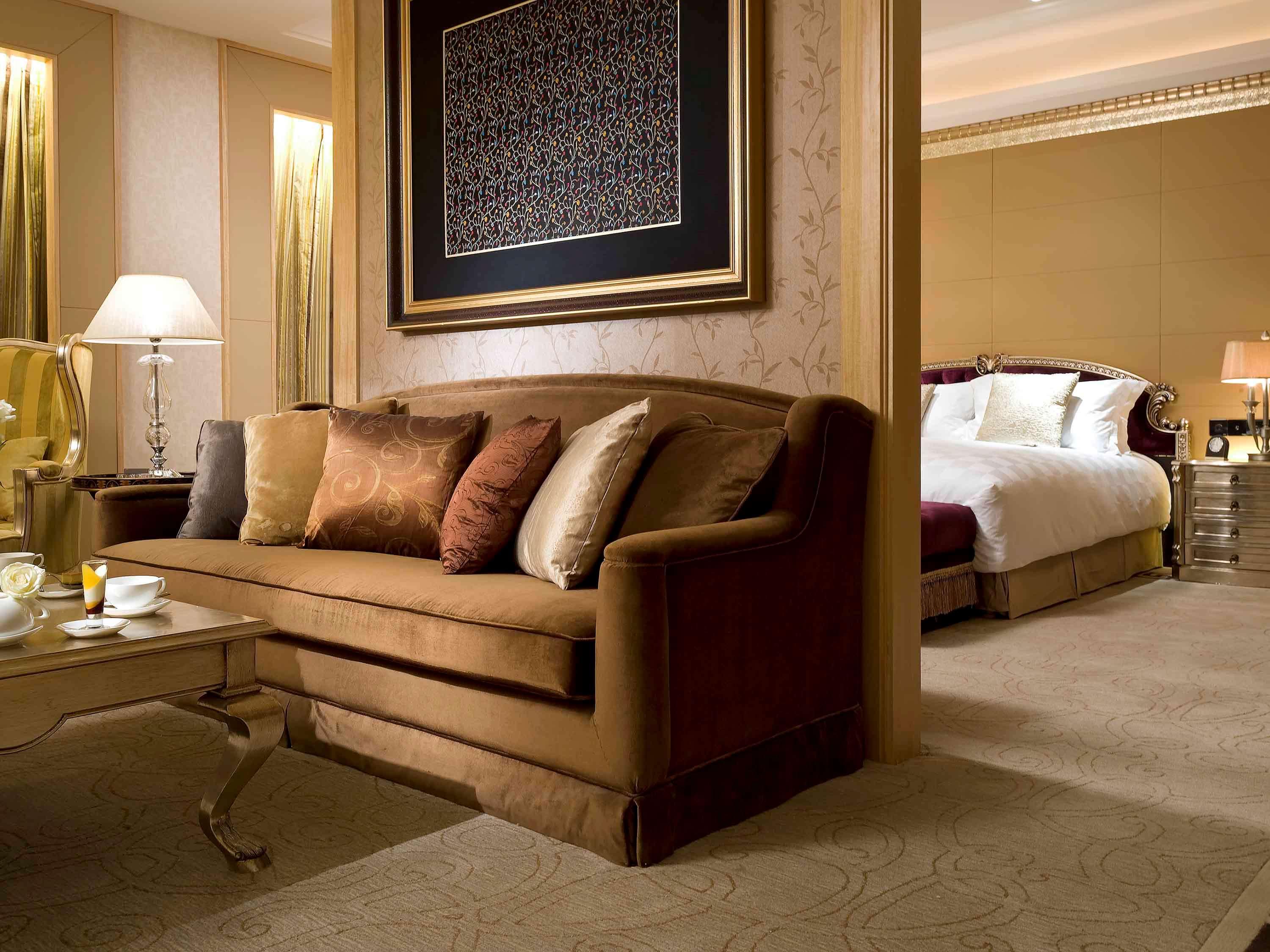 Triple Club King Bed