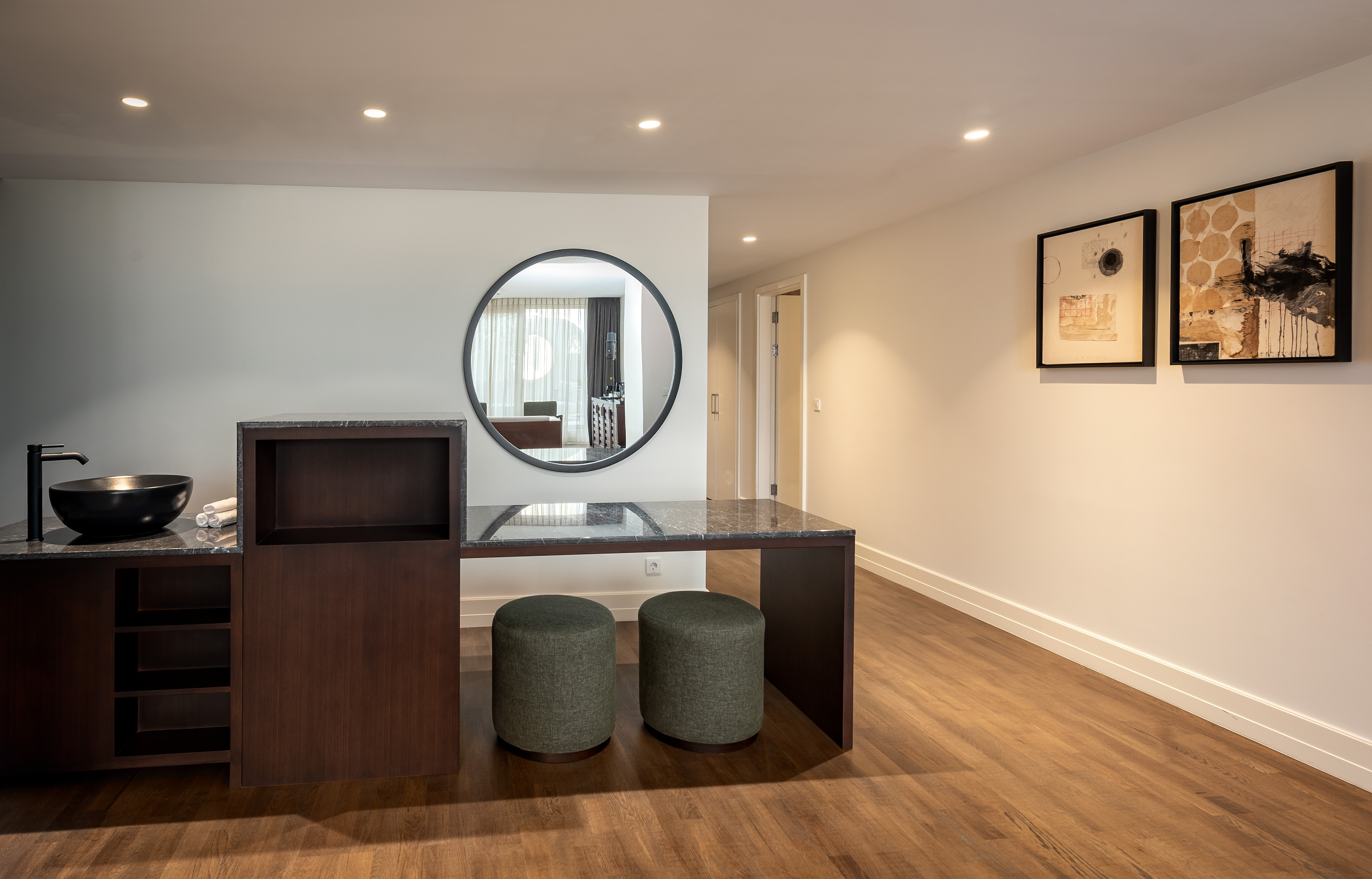 Suite Two Bedrooms One Bathroom