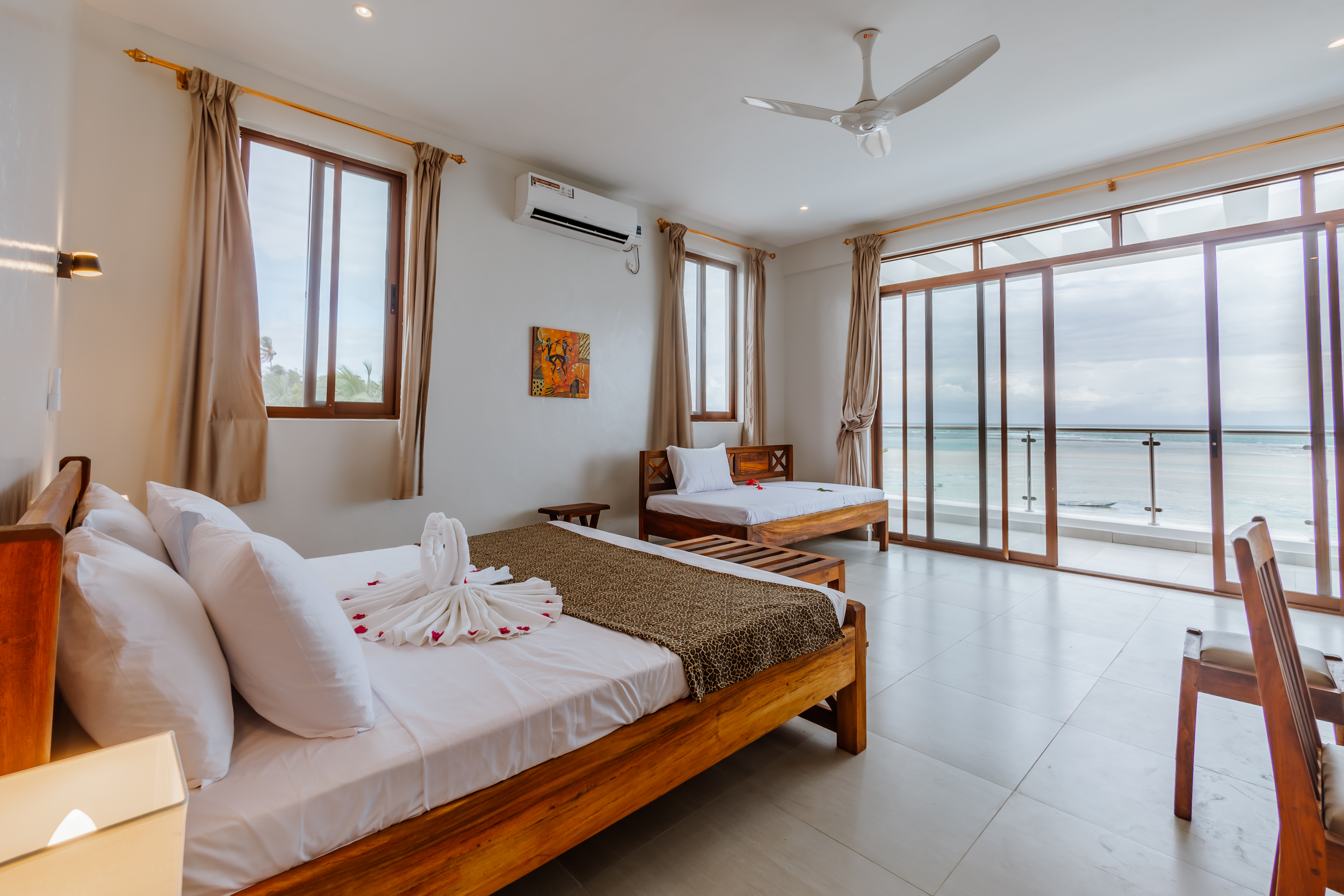 Suite Three Bedrooms Two Bathrooms