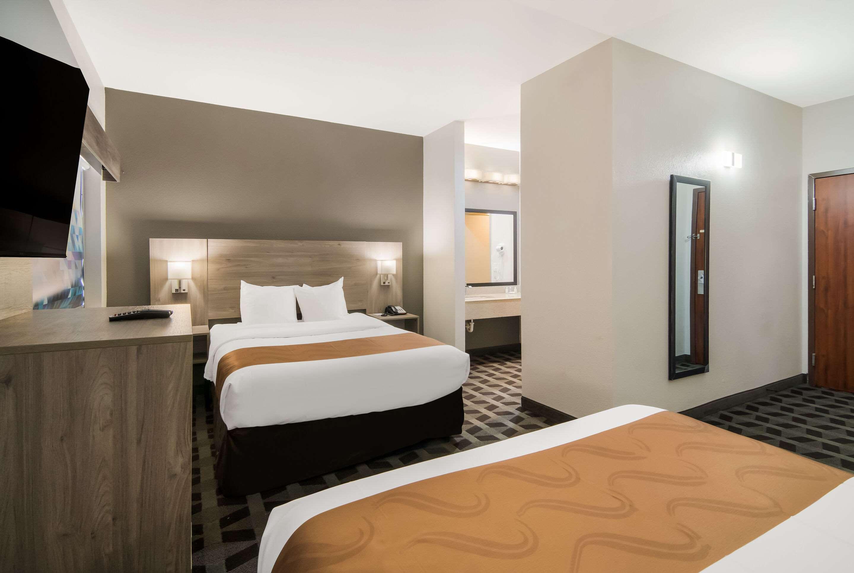 Double Two Queen Beds Non Smoking