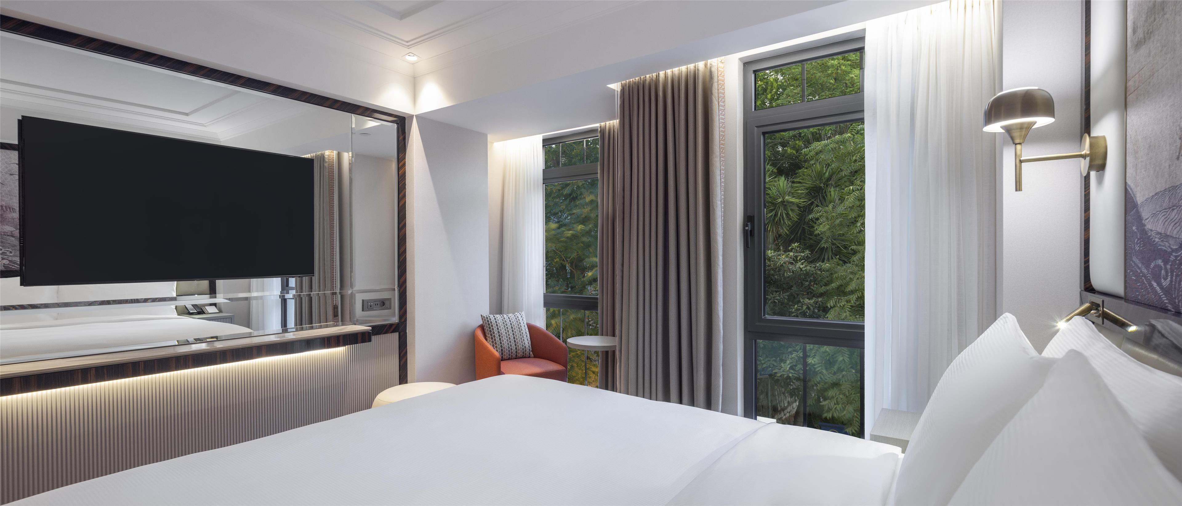 Double Guest Room King Bed