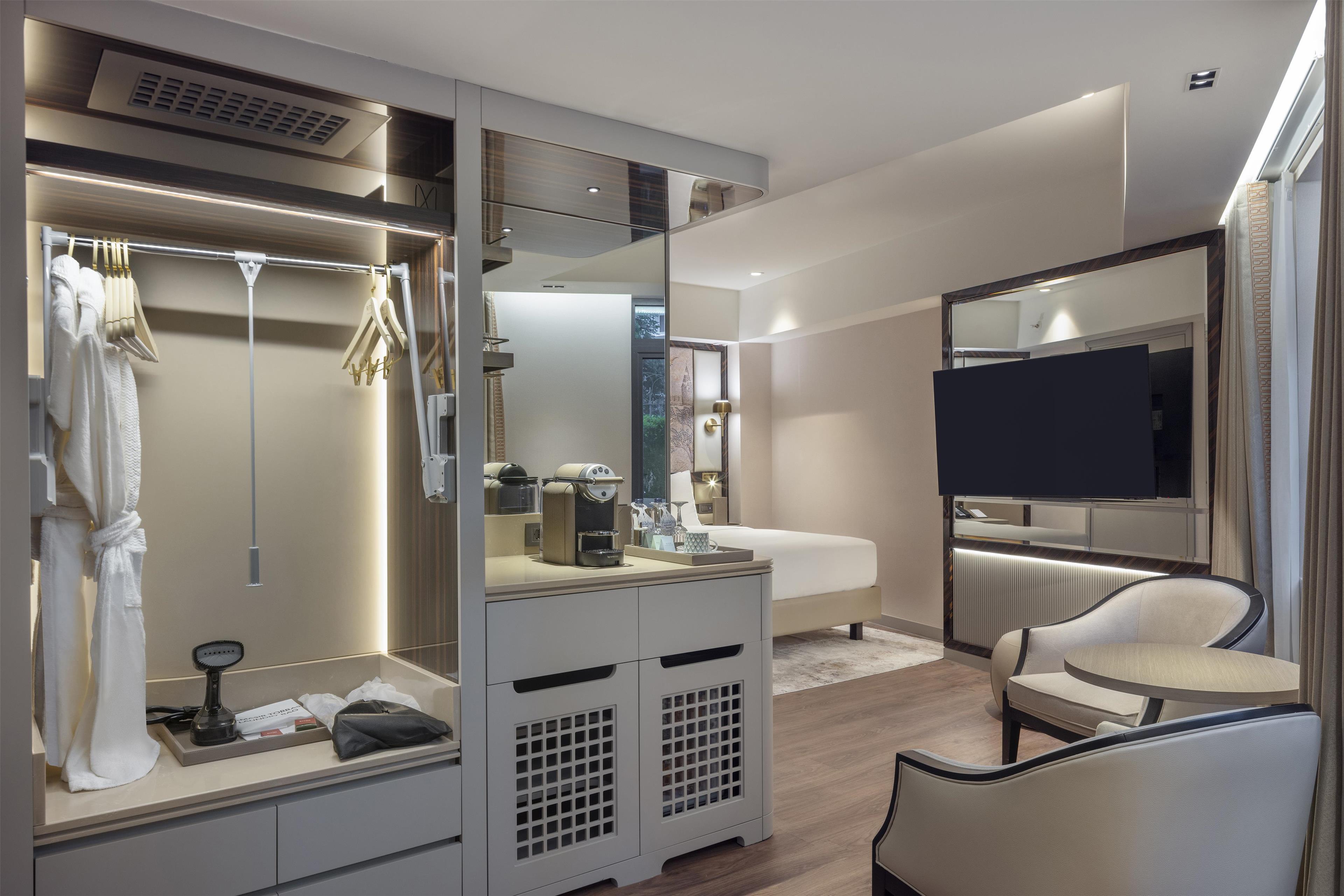 Double Accessible-queen Size Bed