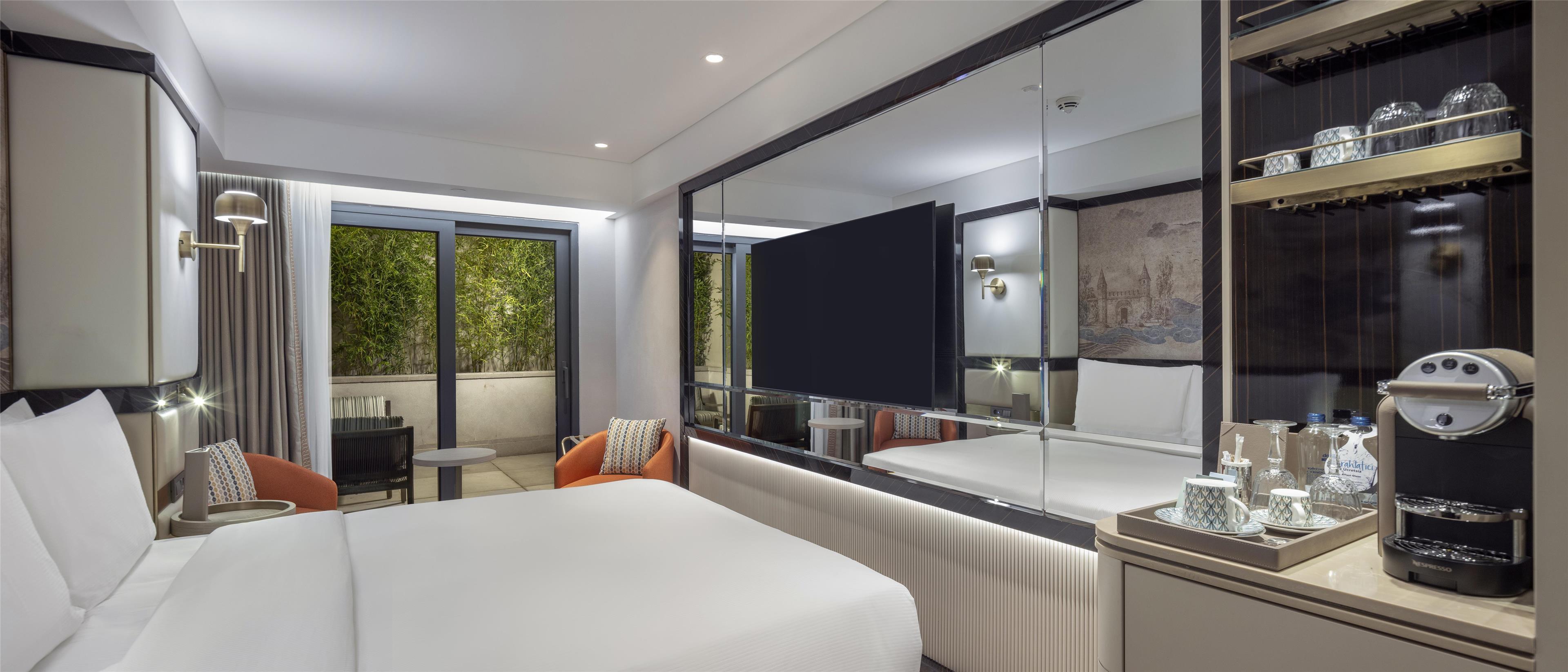 Double Queen Size Bed