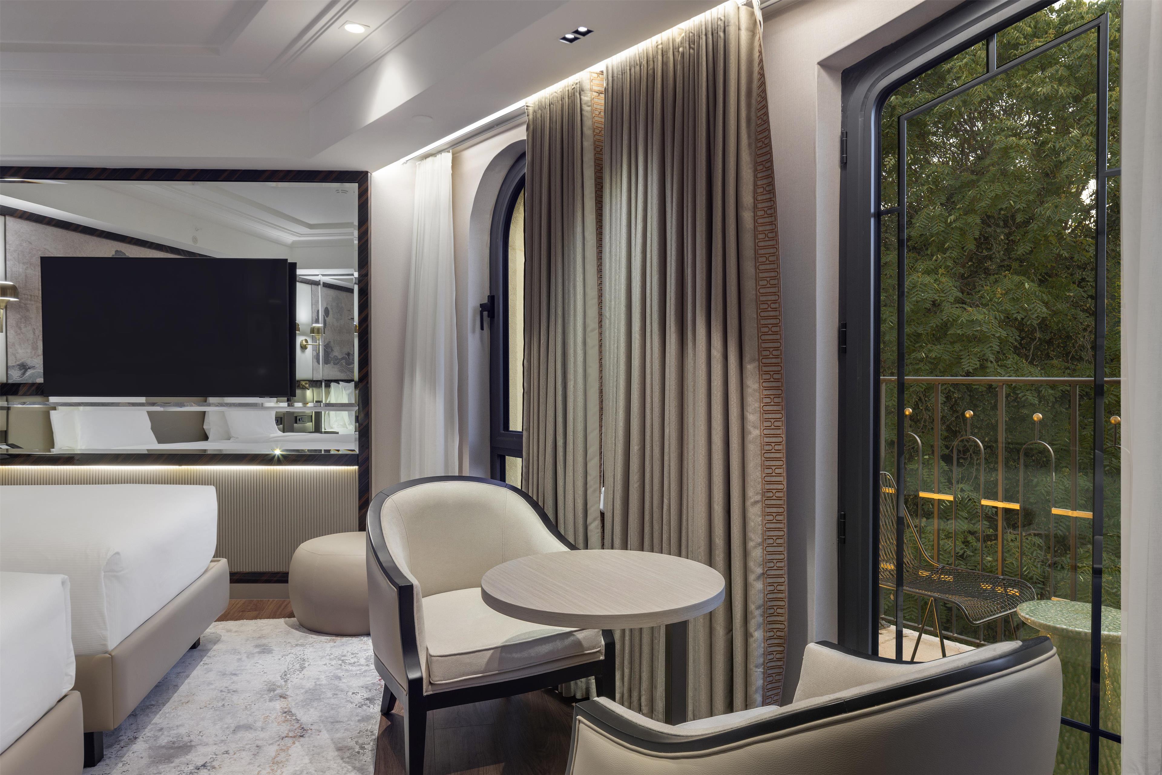 Twin Deluxe with Balcony