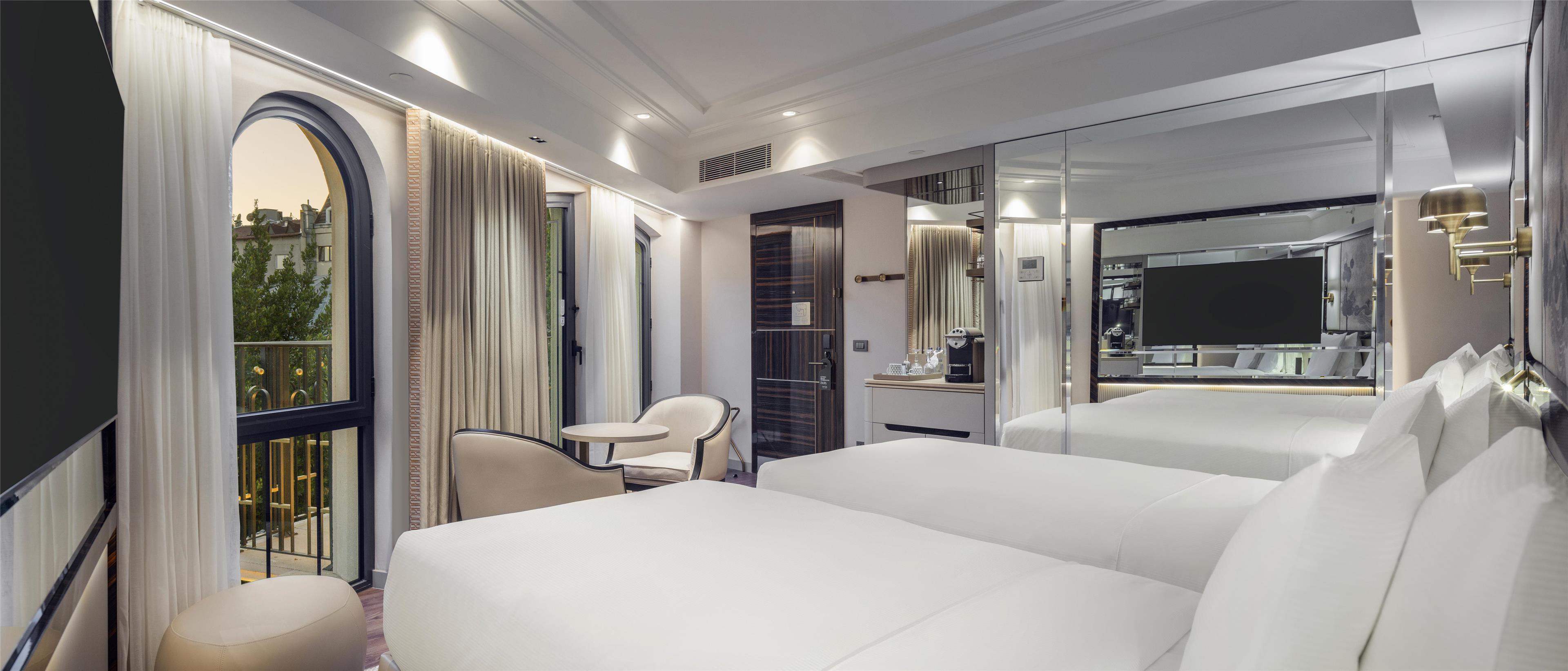 Twin Deluxe with Balcony