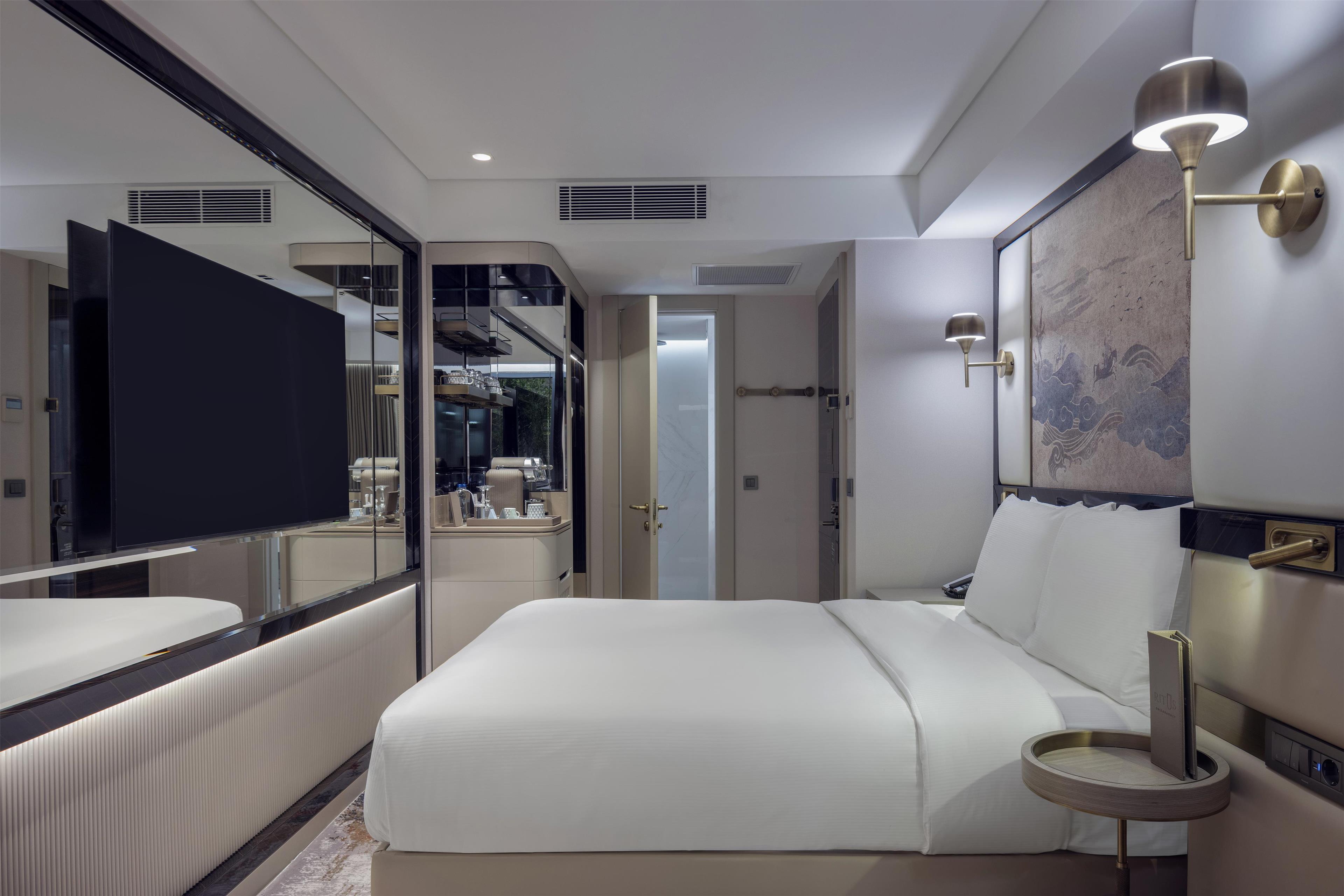 Double Queen Size Bed