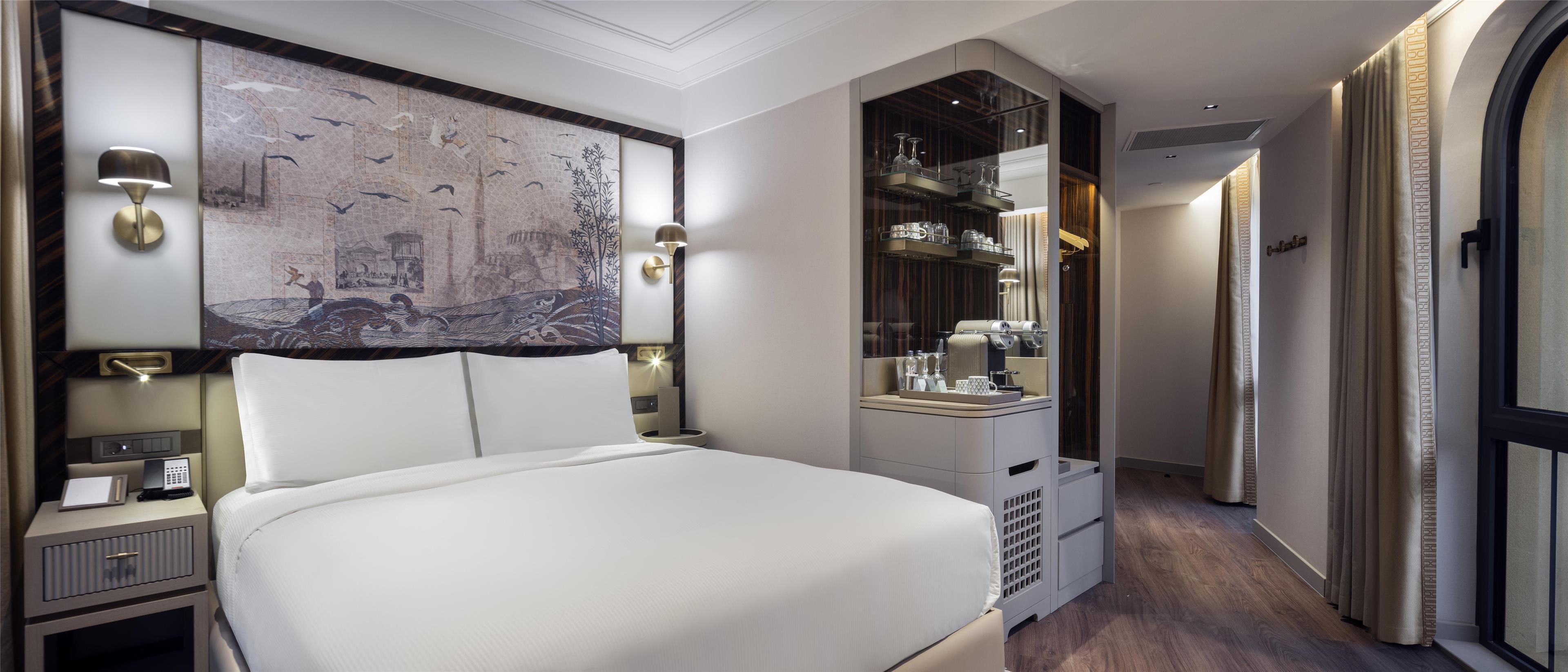 Double Deluxe Queen Bed