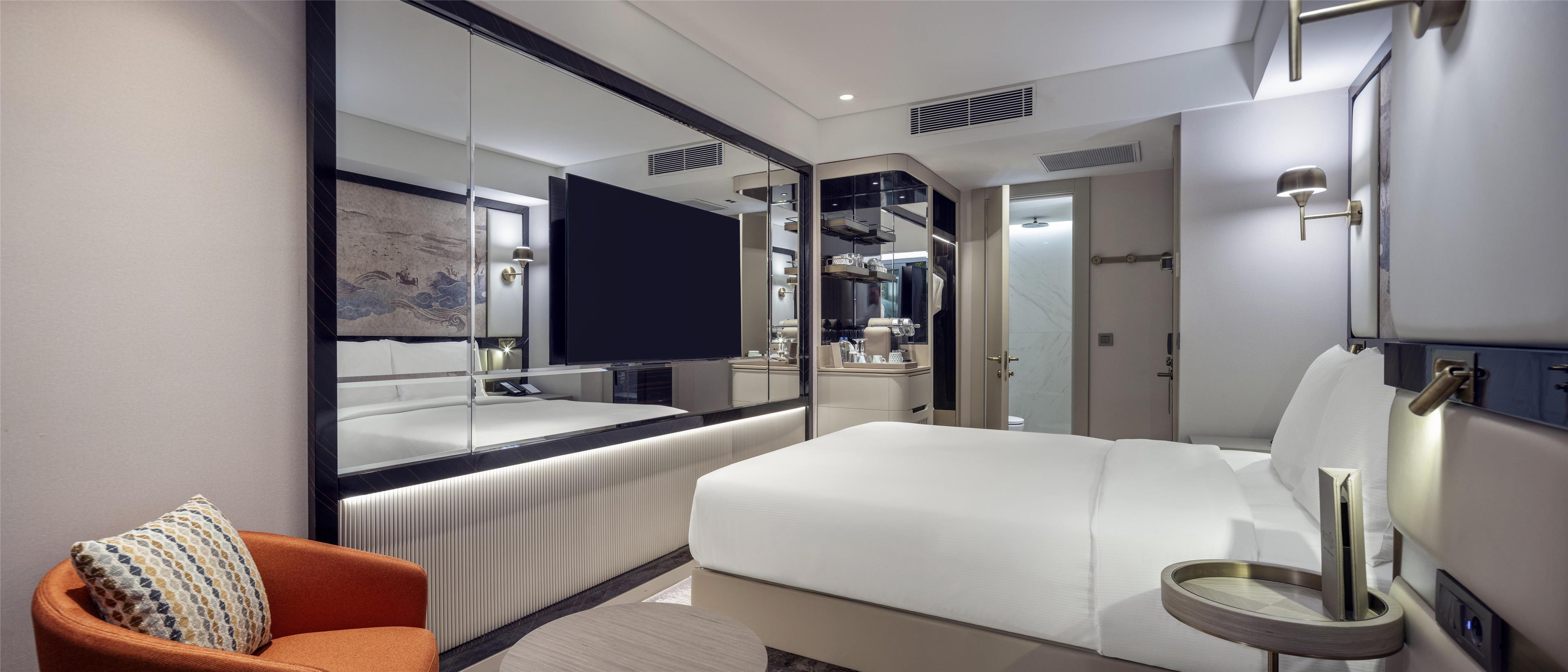 Double Queen Size Bed