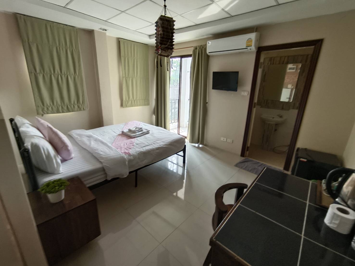 Double Superior Queen Bed