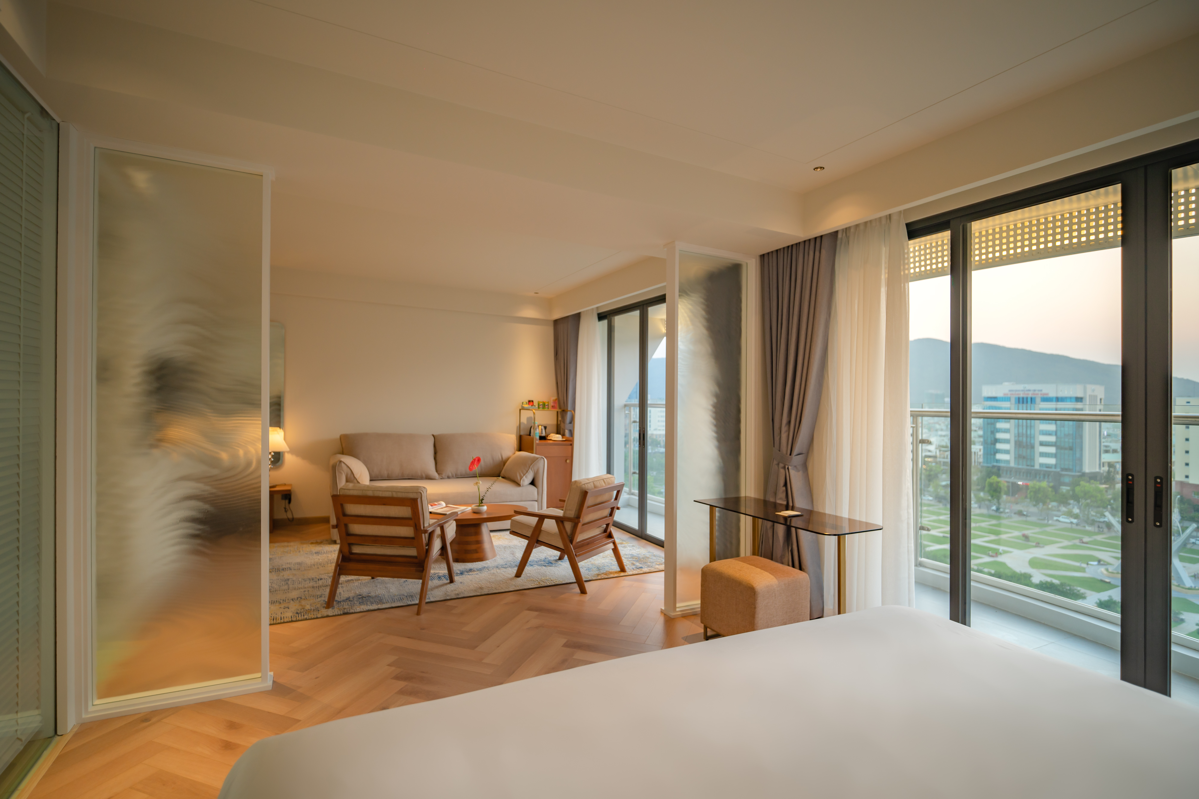 Suite King Bed One Bedroom 