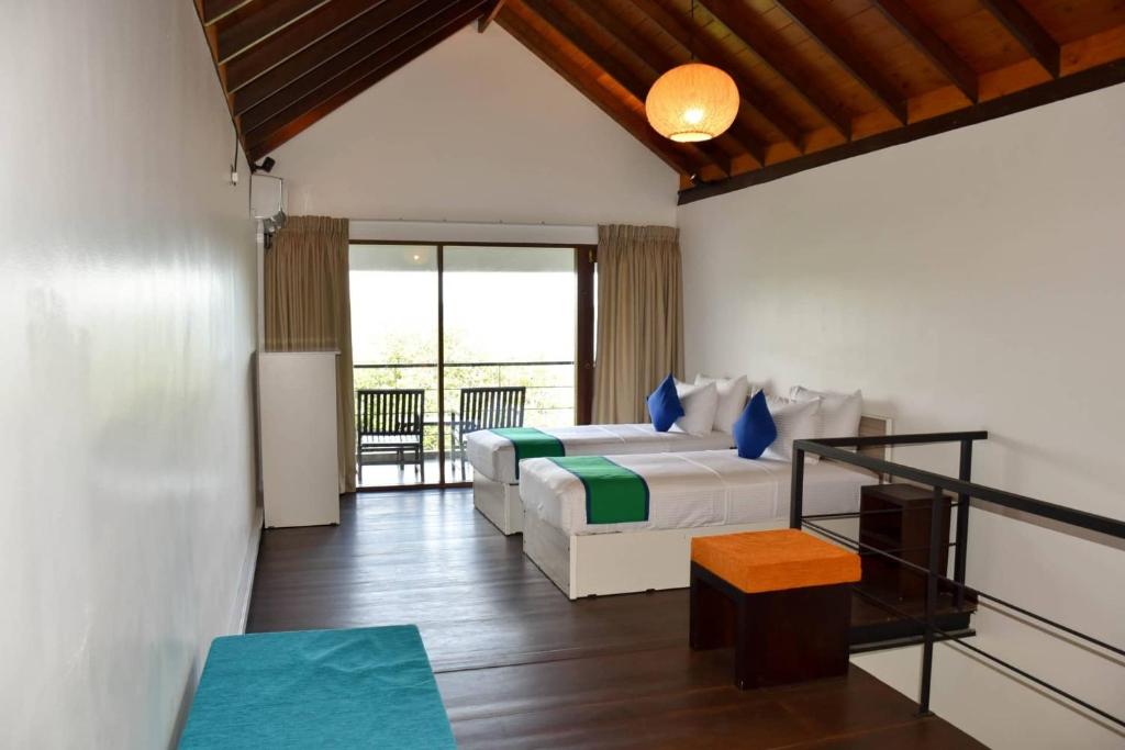 Quadruple with Views