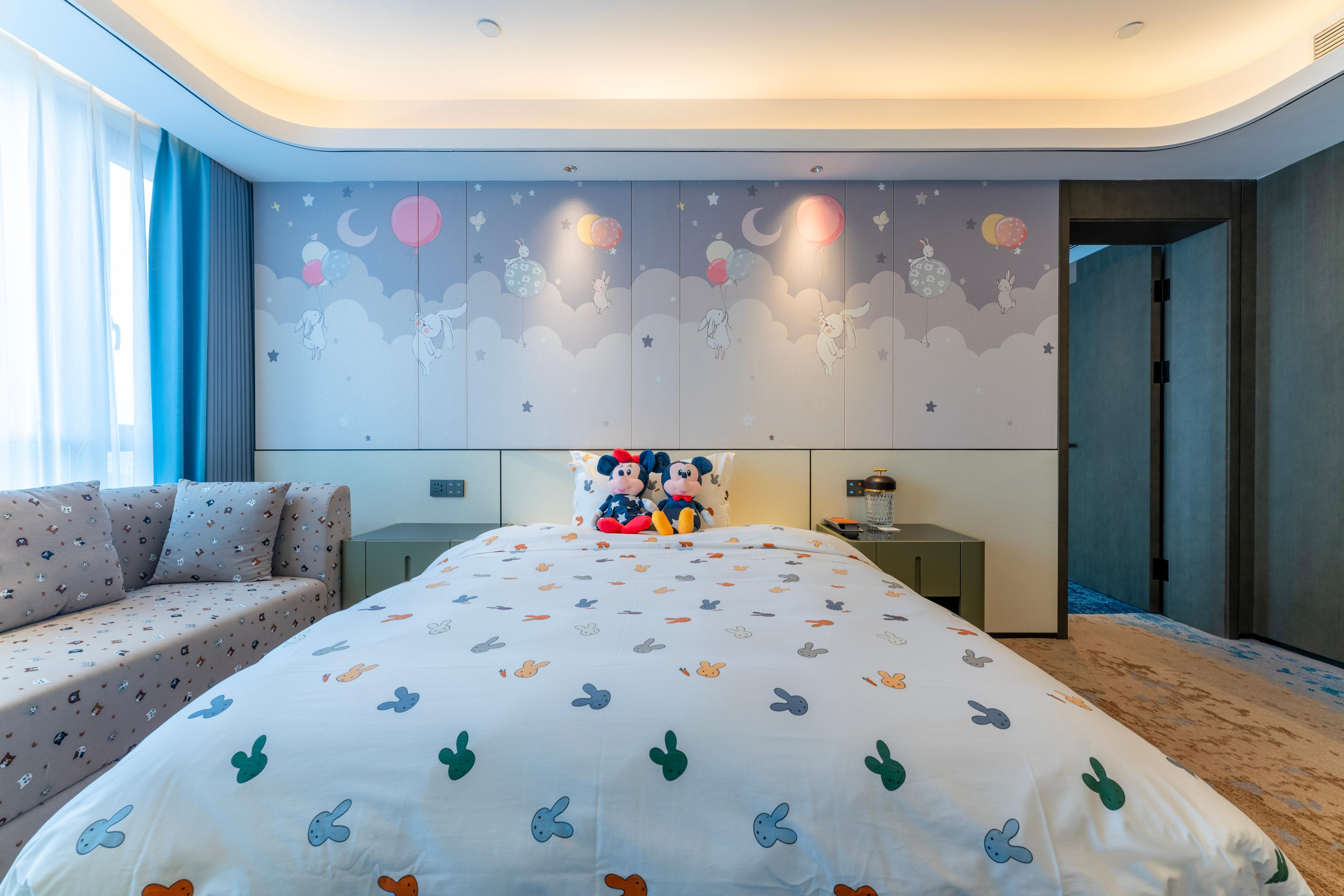 Family Room Standard