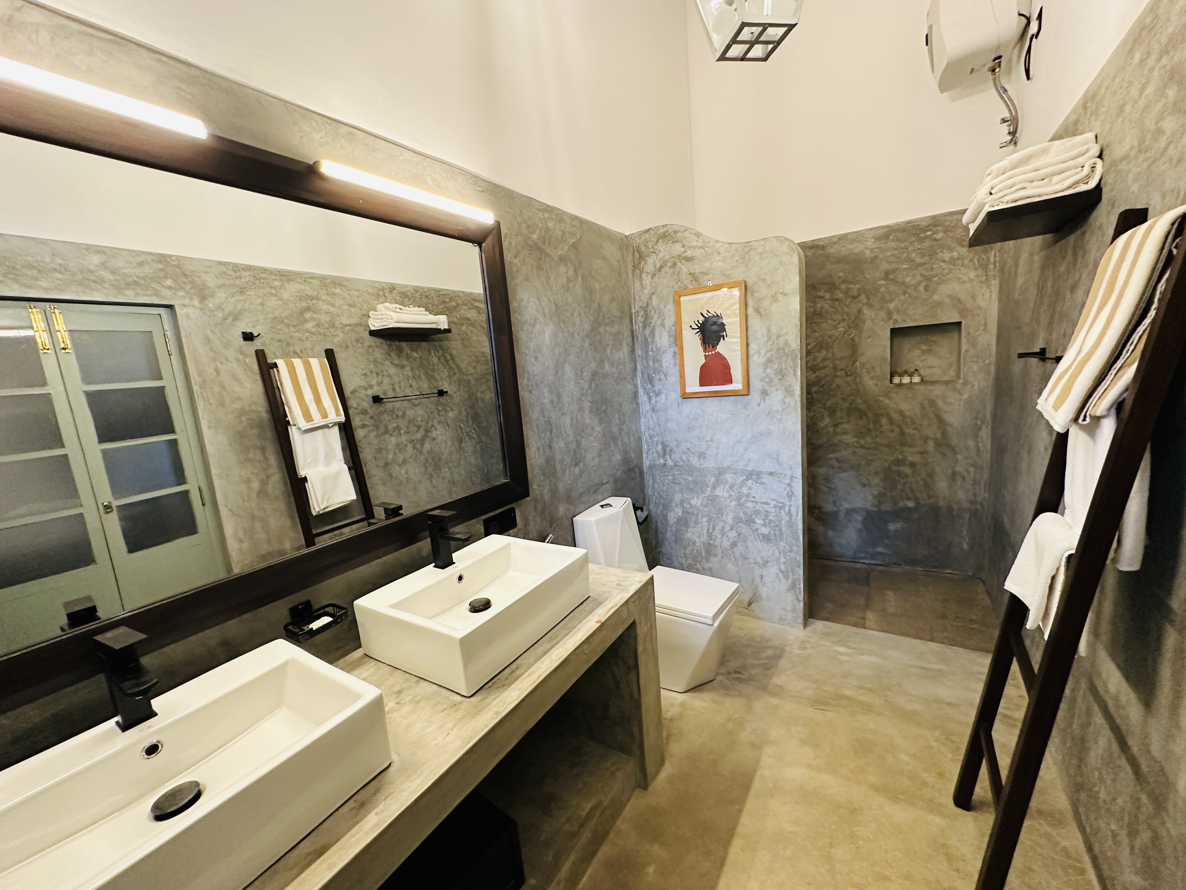 Triple Deluxe King Bed