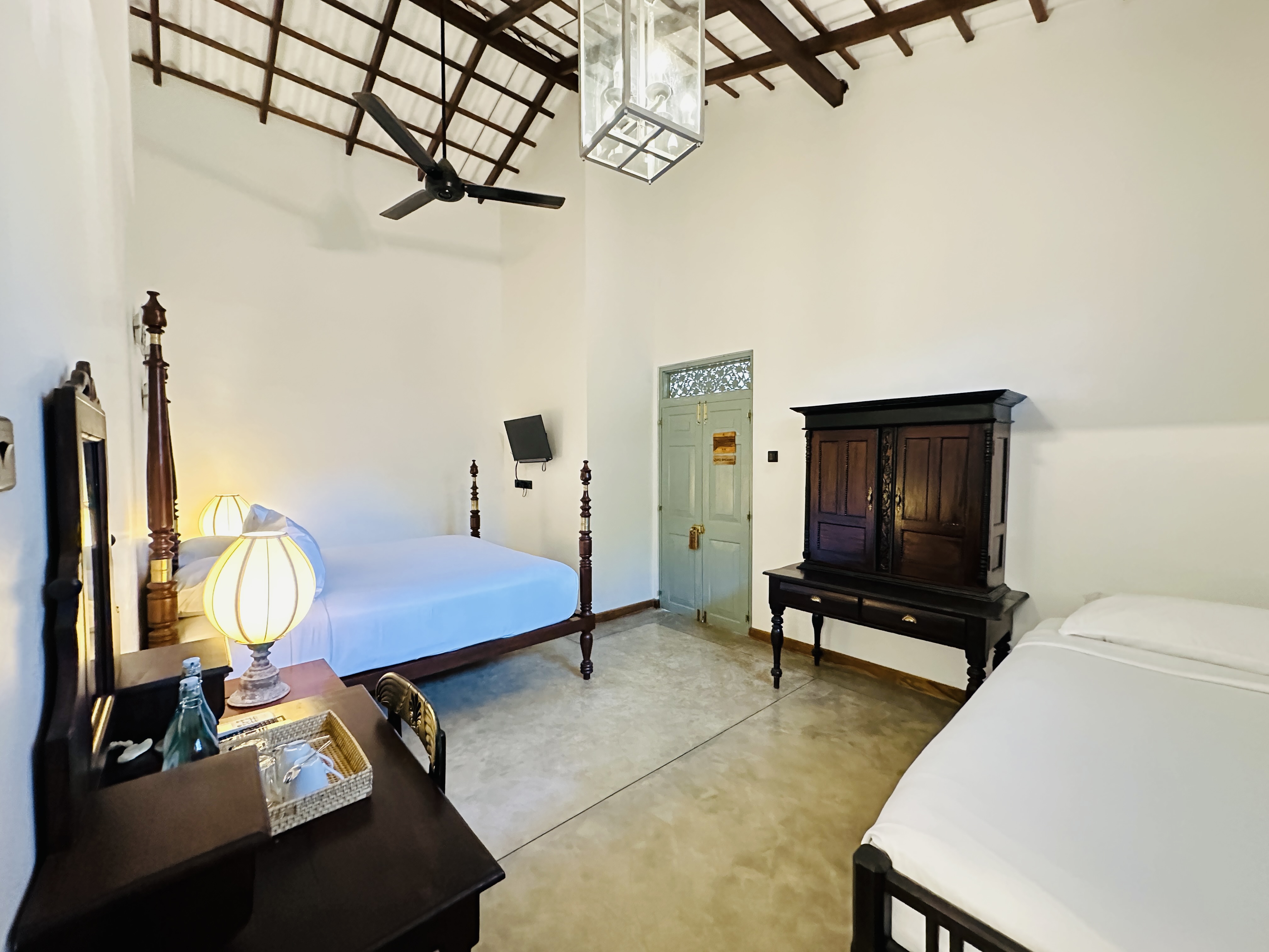 Triple Deluxe King Bed