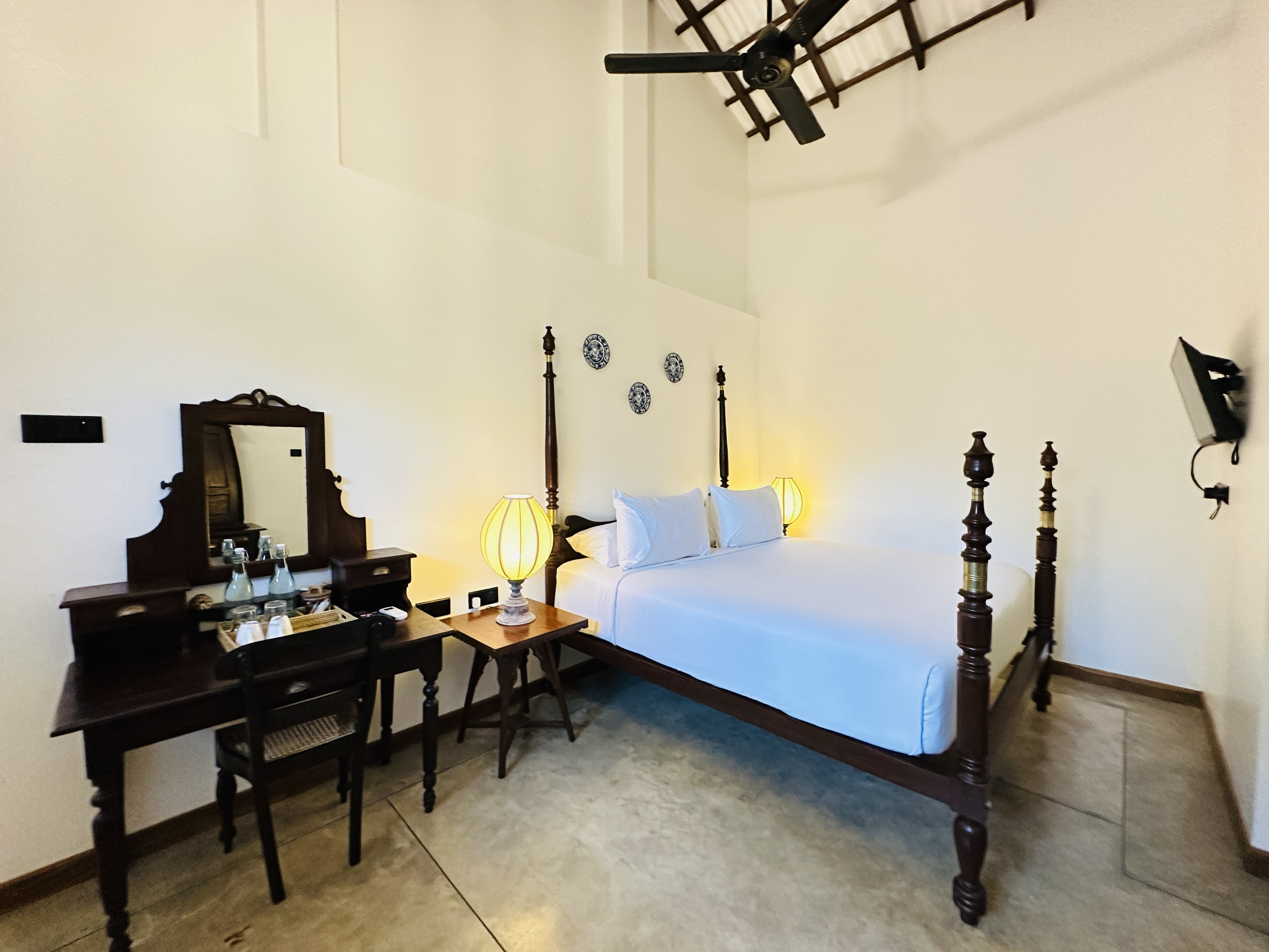 Triple Deluxe King Bed