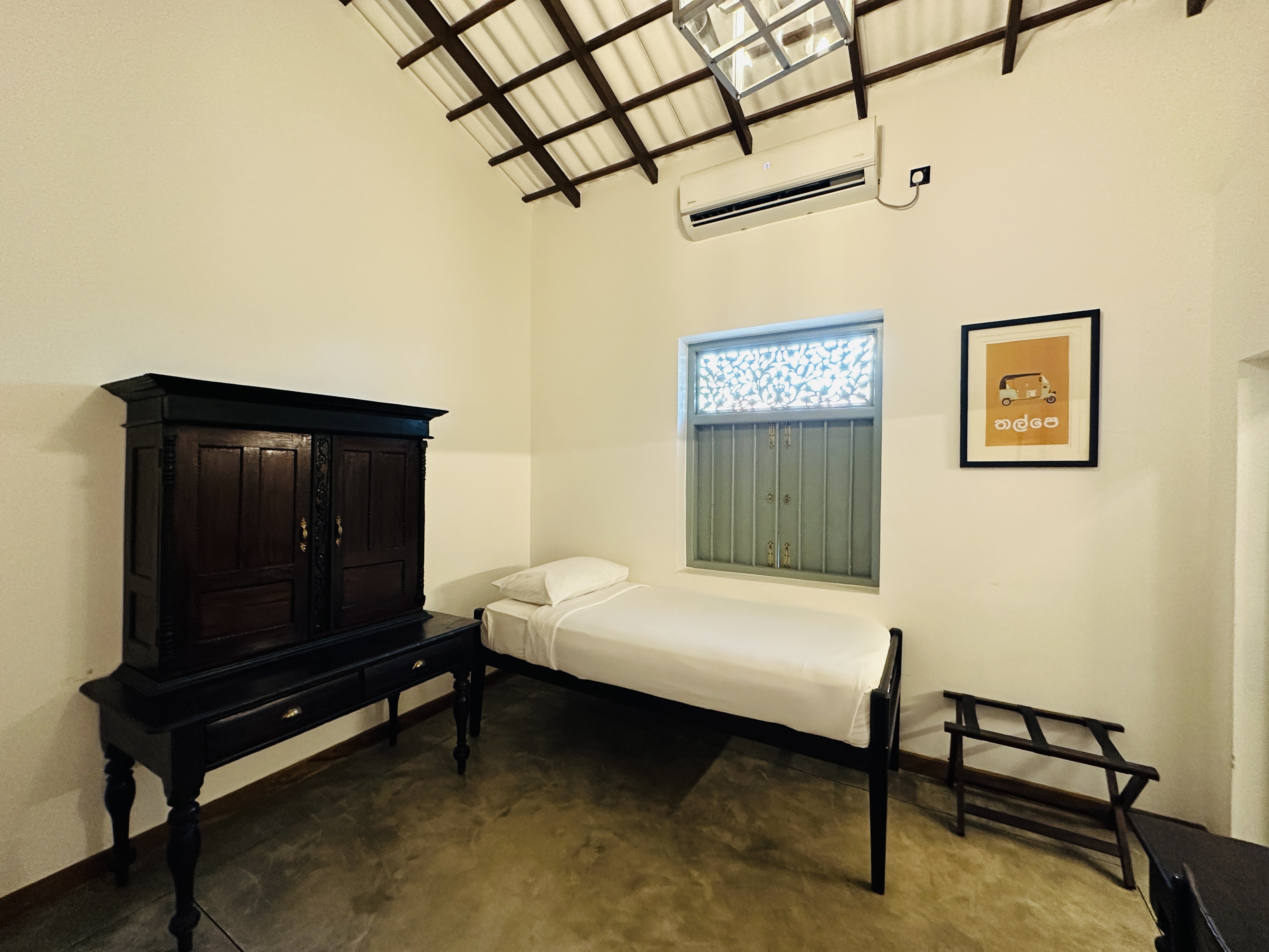 Triple Deluxe King Bed