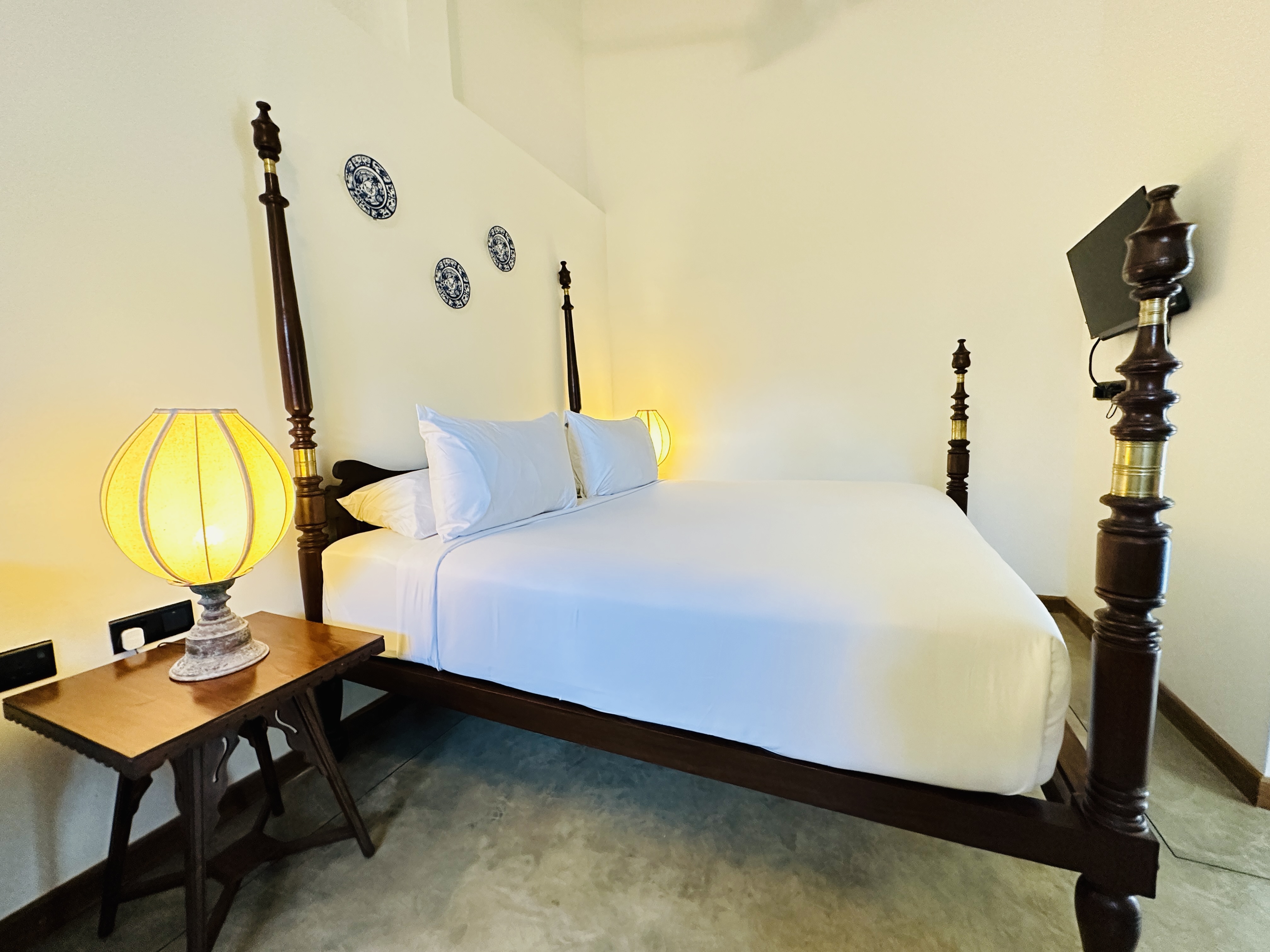 Triple Deluxe King Bed