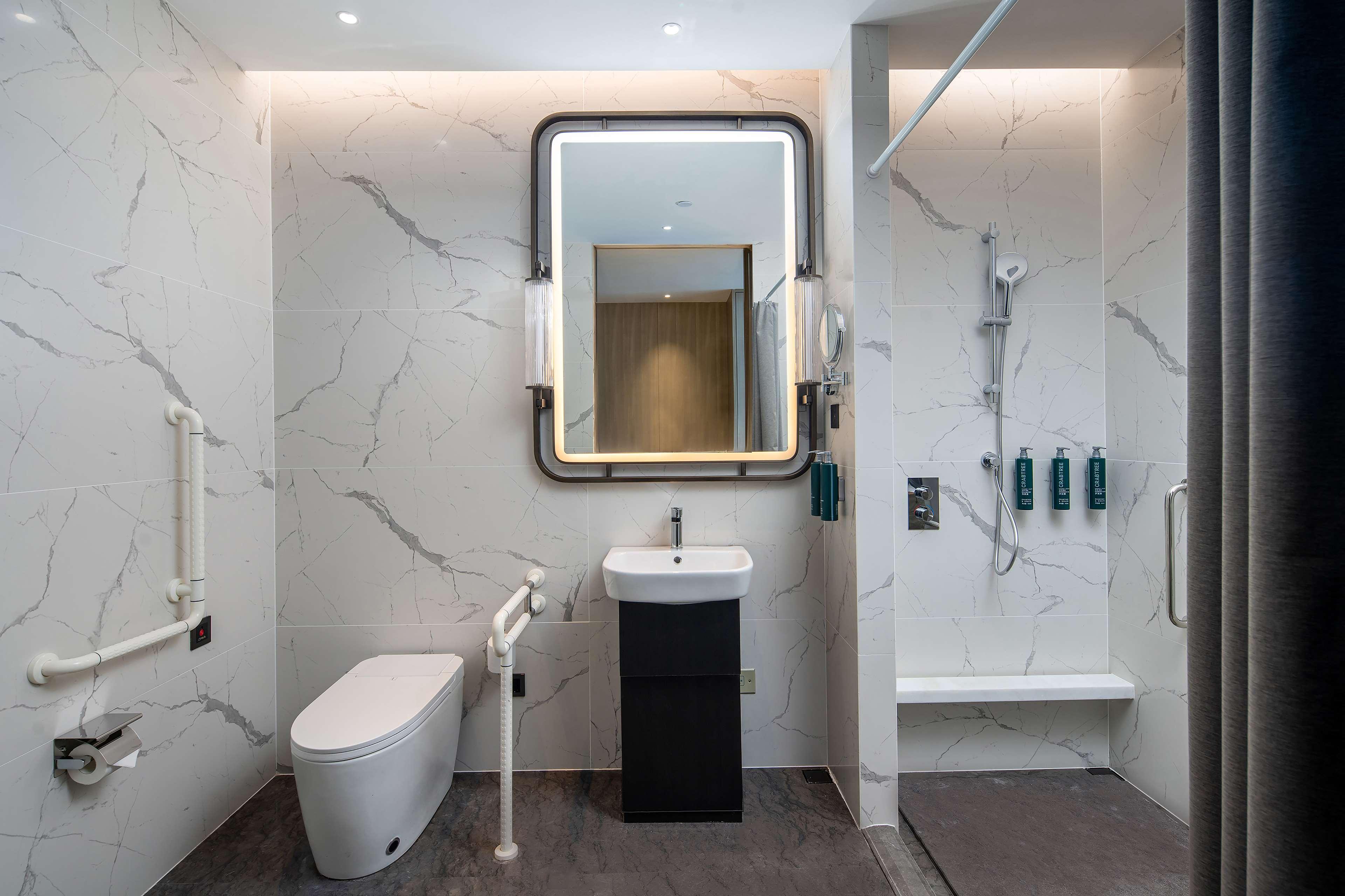 Double Accessible King Size Bed