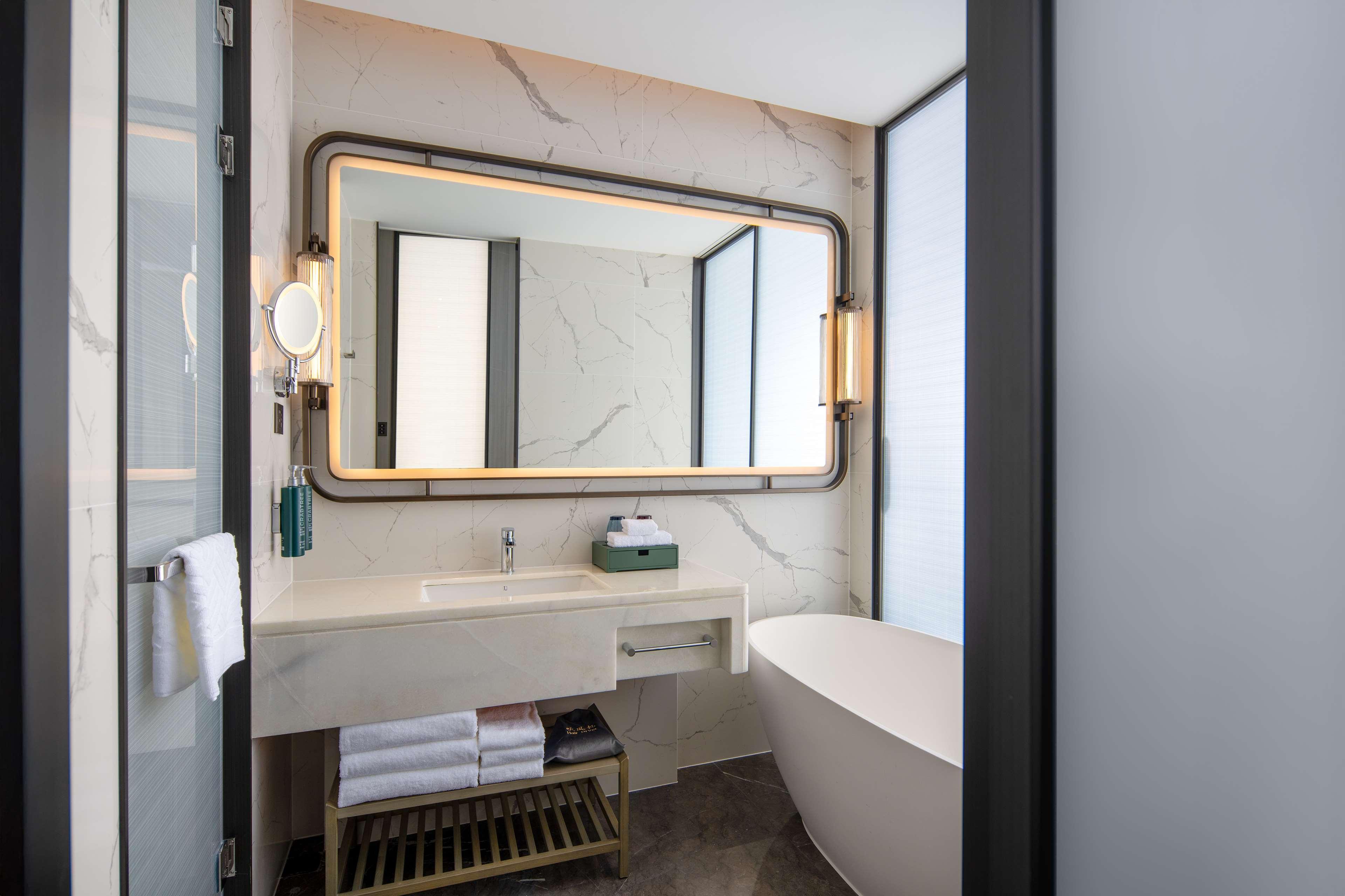 Double Superior King Bed