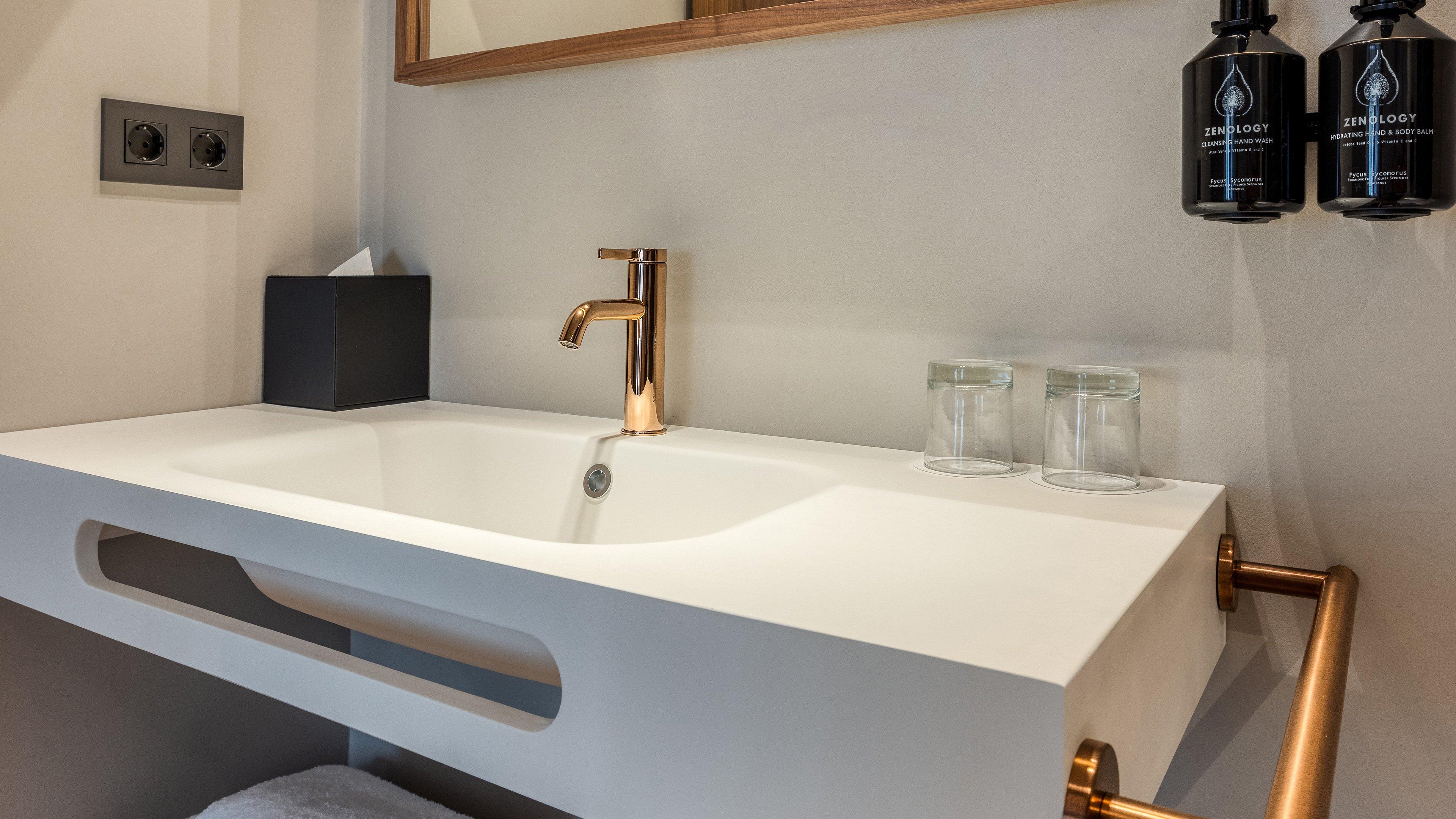 Double Queen Size Bed