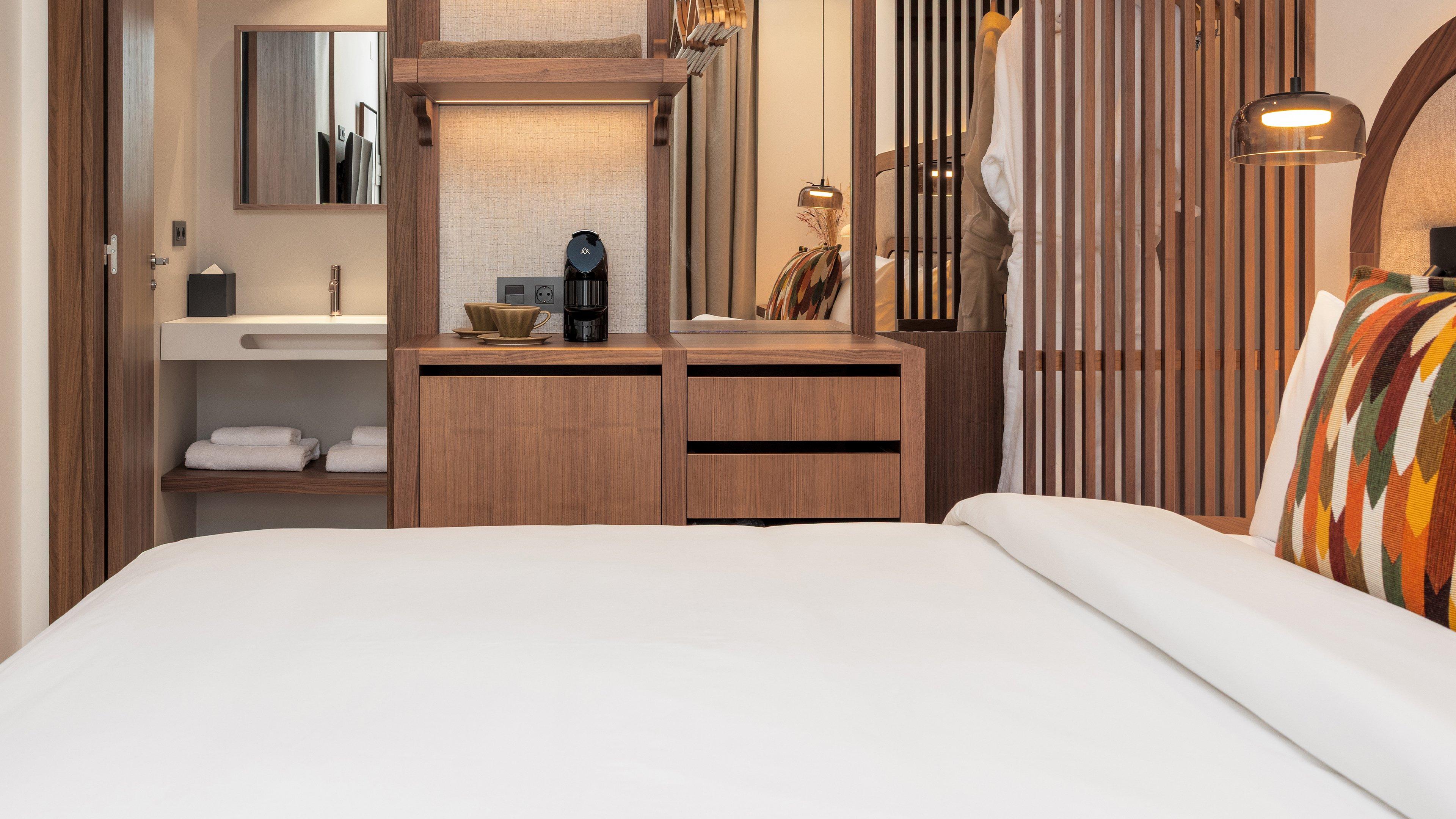 Double Queen Size Bed