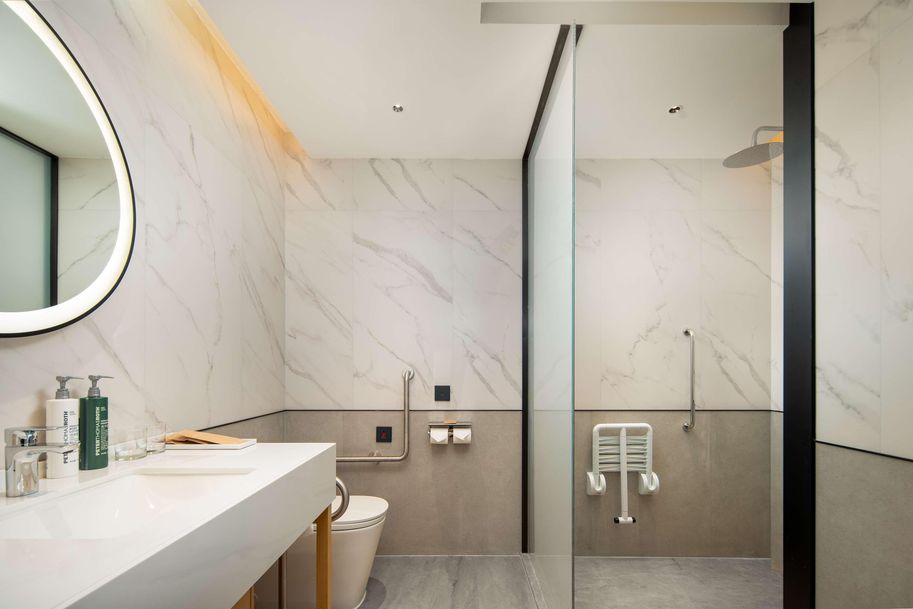 Double Accessible King Size Bed