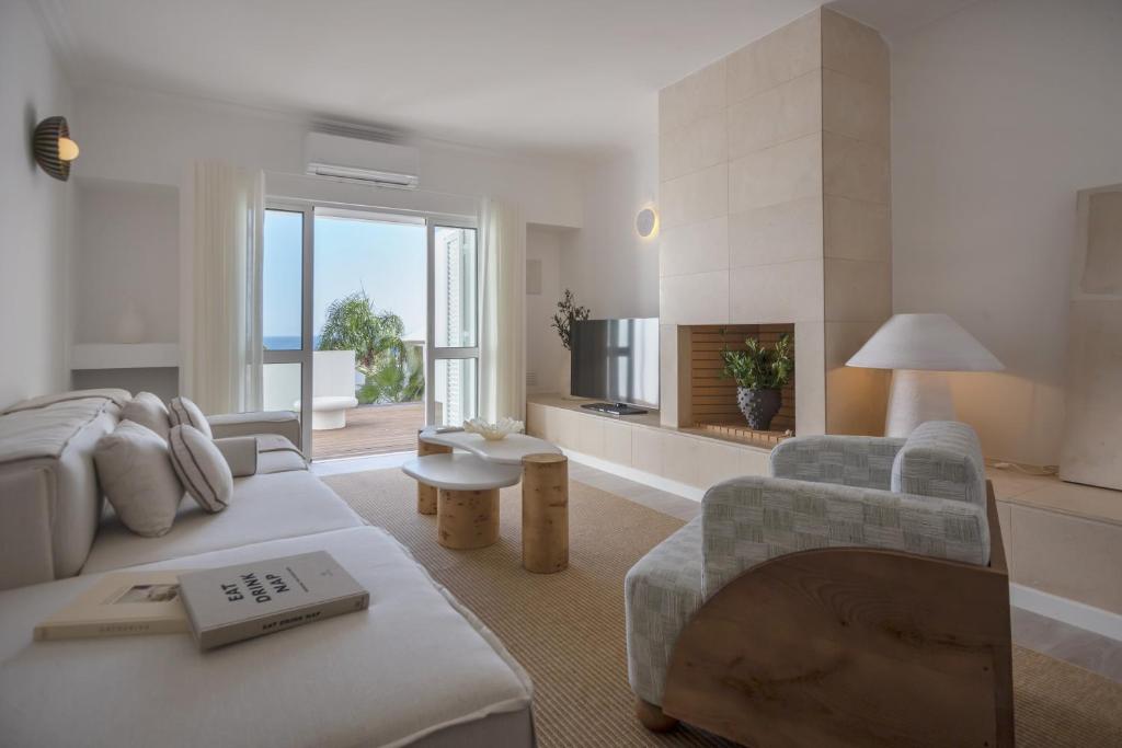 Villa Two Bedrooms with Views